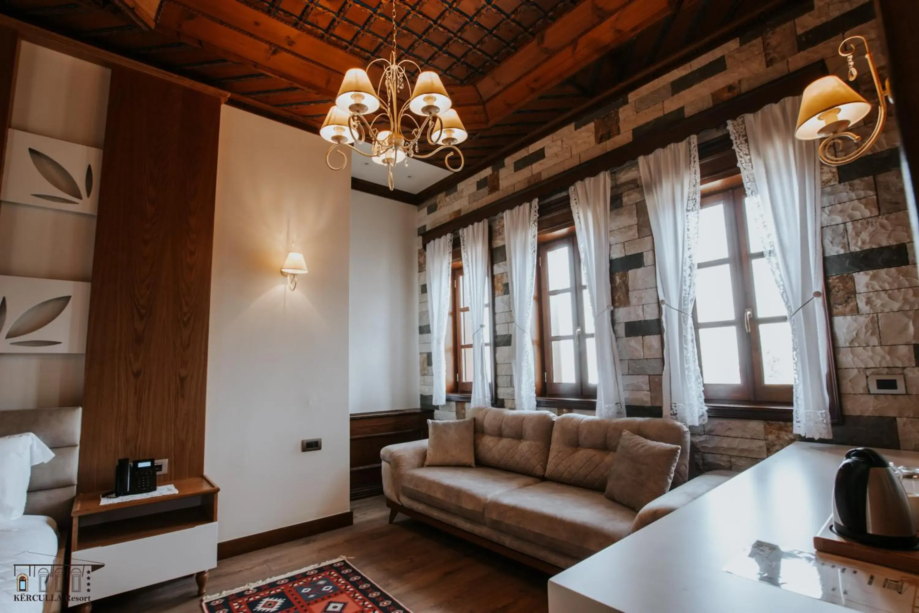 Deluxe Queen Suite in KERCULLA Resort Deluxe Queen Suite in KERCULLA Resort