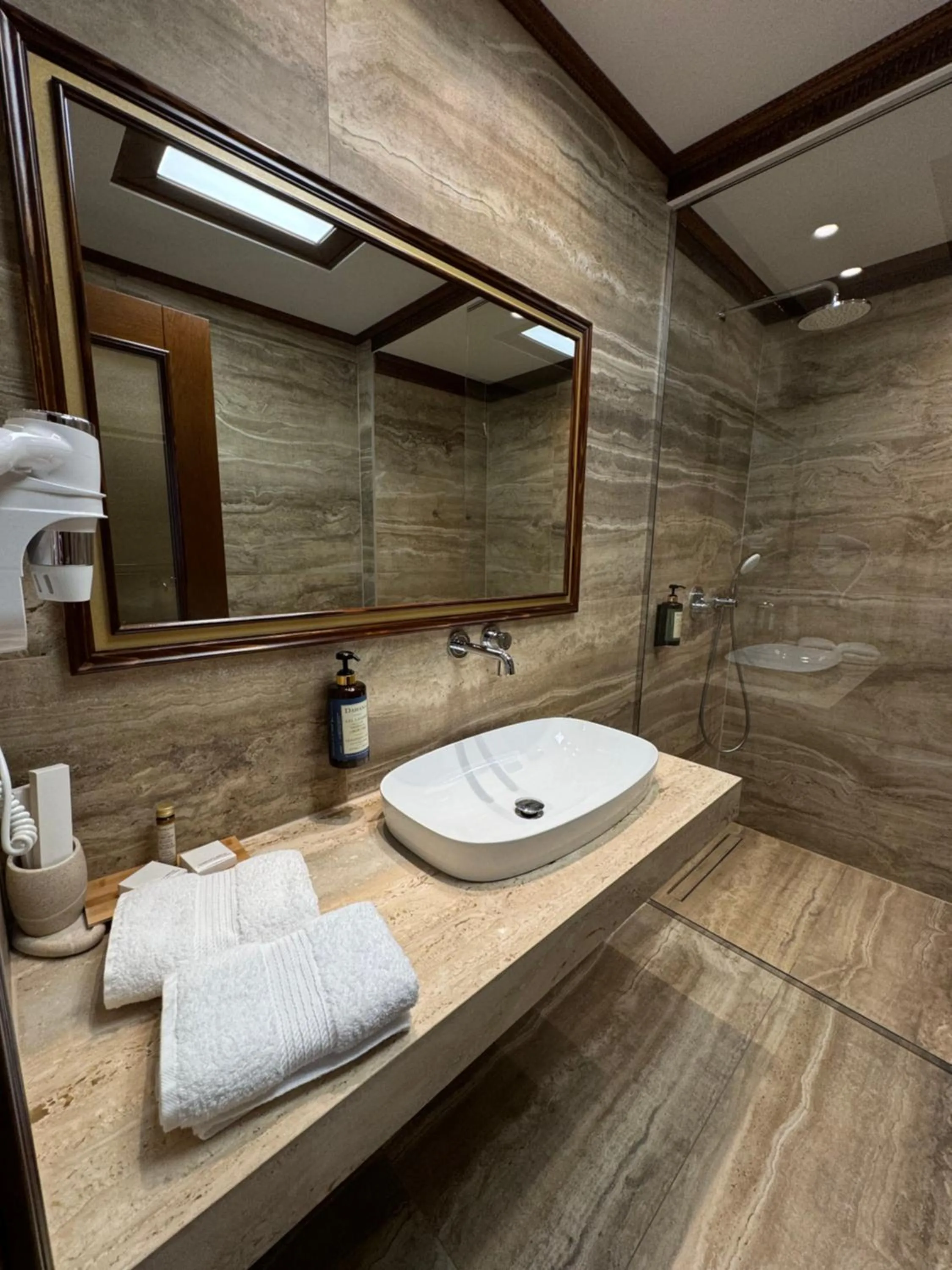 Bathroom in KERCULLA Resort