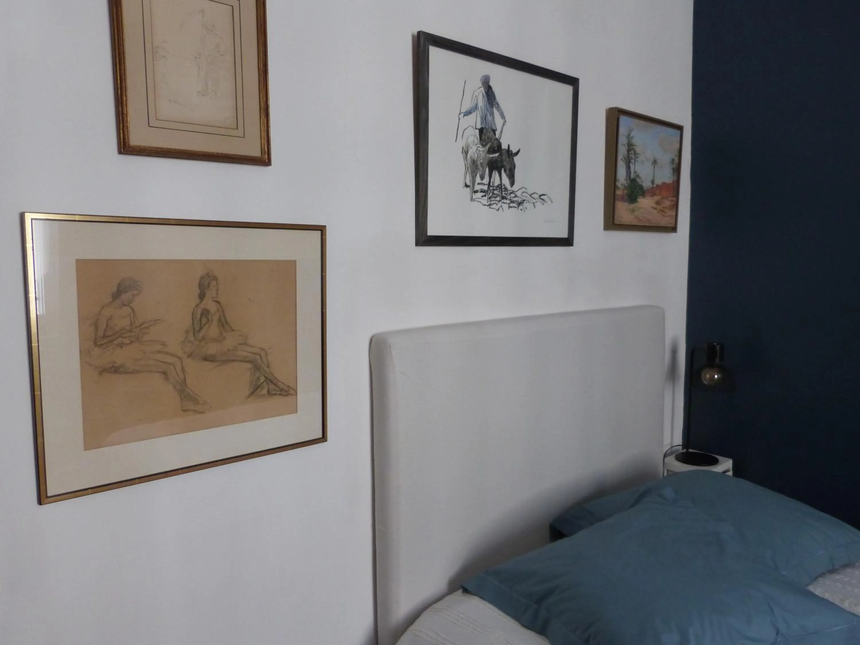 Bed in Chambre d'hôtes La grotte de Voltaire