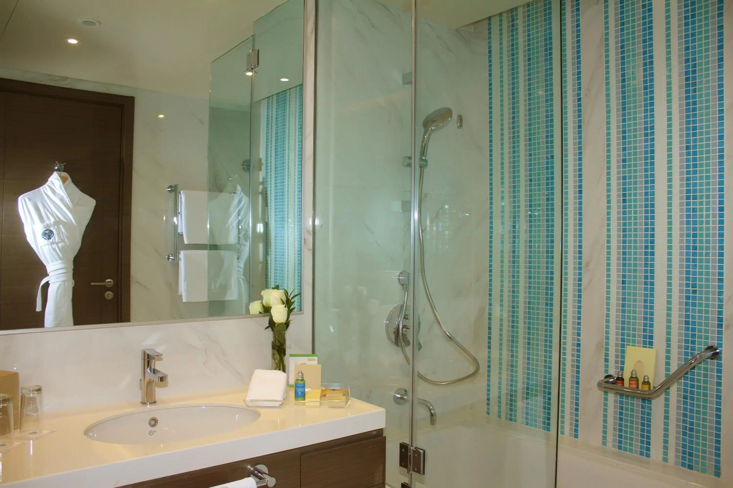 Bathroom in Erbil Arjaan by Rotana