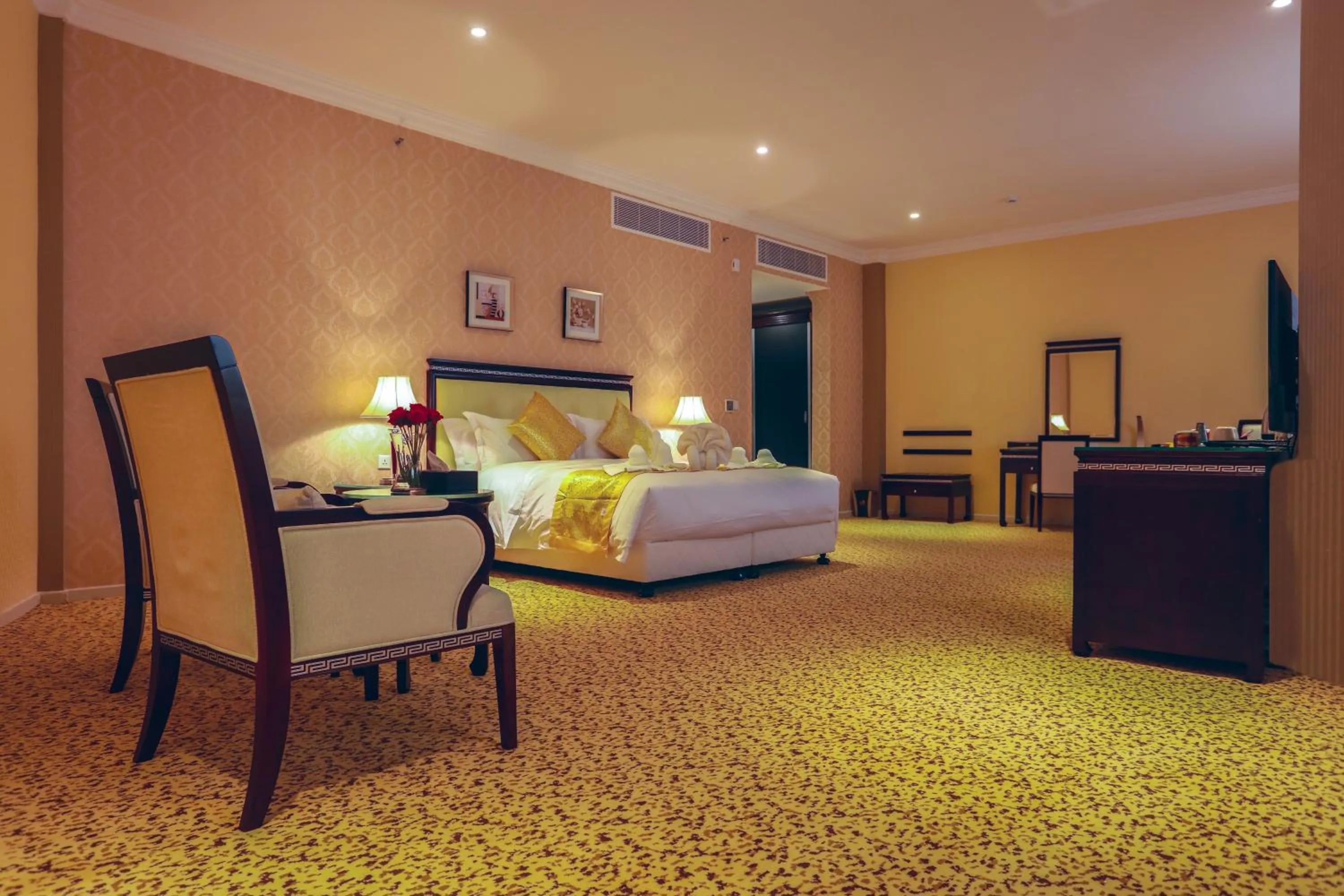 Bedroom, Bed in فندق هلا ان