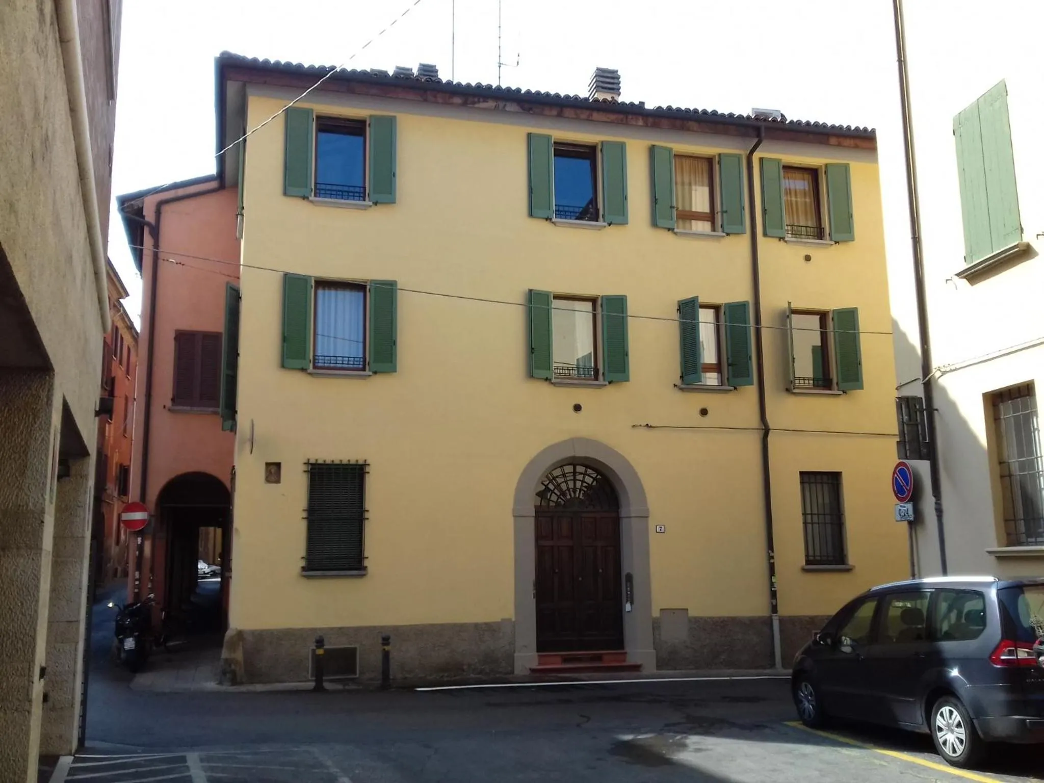 Facade/entrance in B&B Griffoni 7