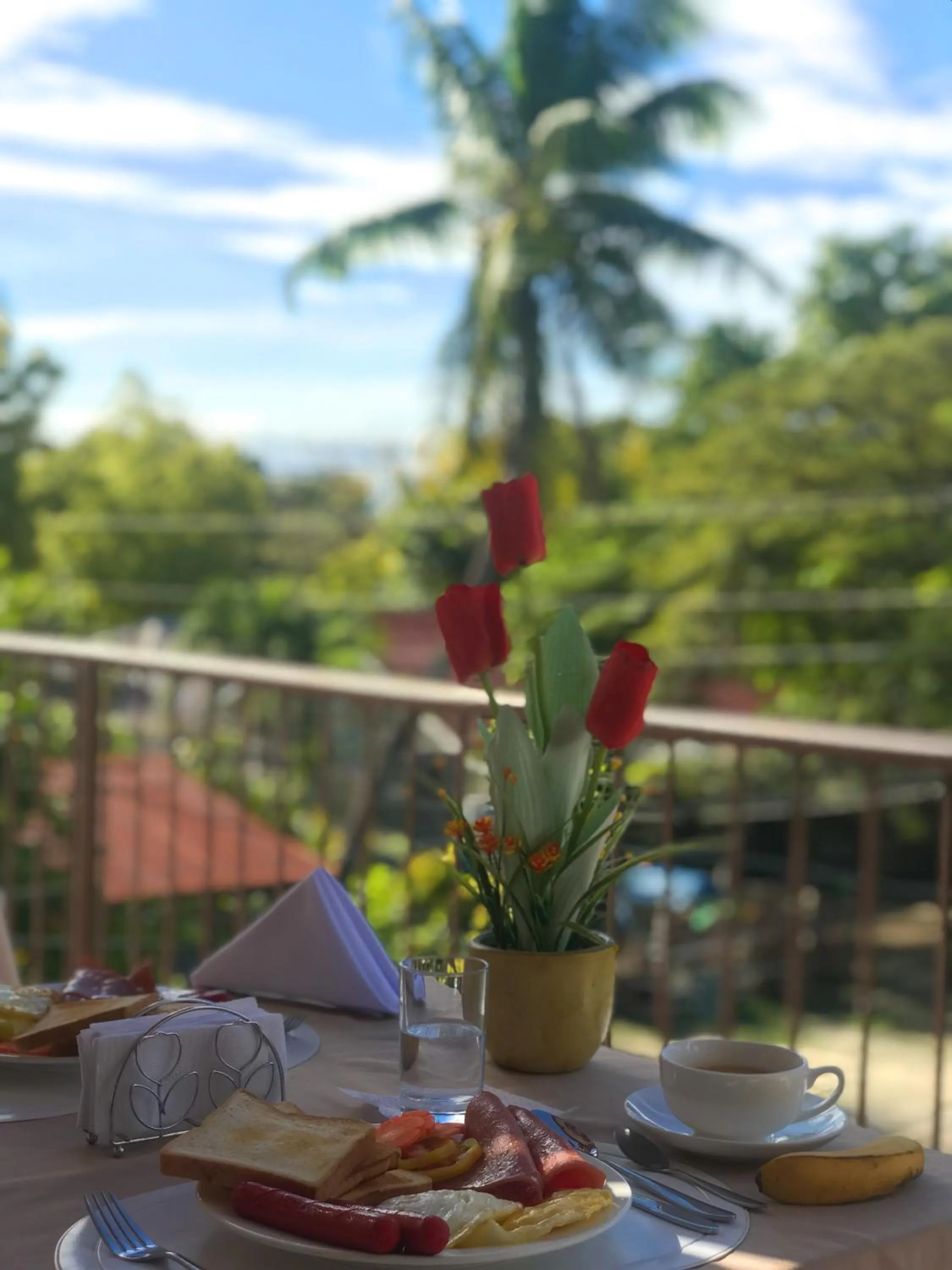 Continental breakfast in Luna Oslob Travellers Inn