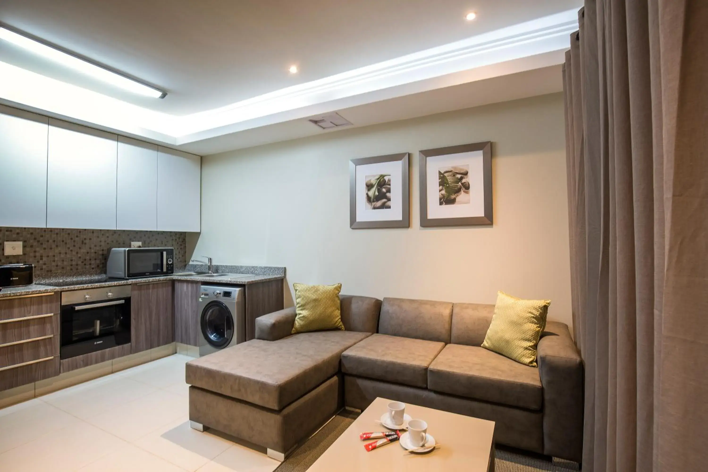 One-Bedroom Apartment with Balcony in Savannah Park Luxury Apartments One-Bedroom Apartment with Balcony in Savannah Park Luxury Apartments