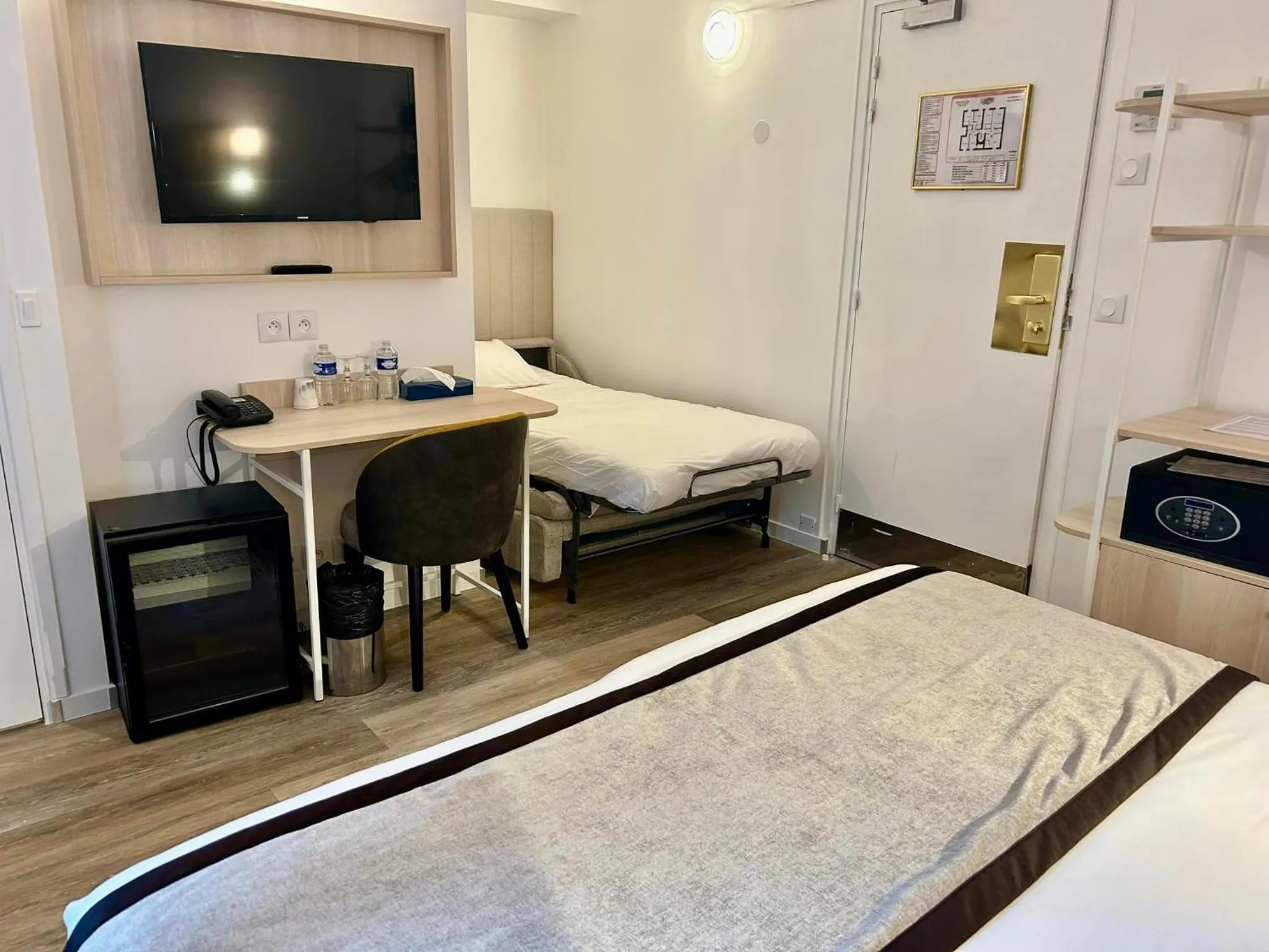 Bed in Hôtel Derby Eiffel