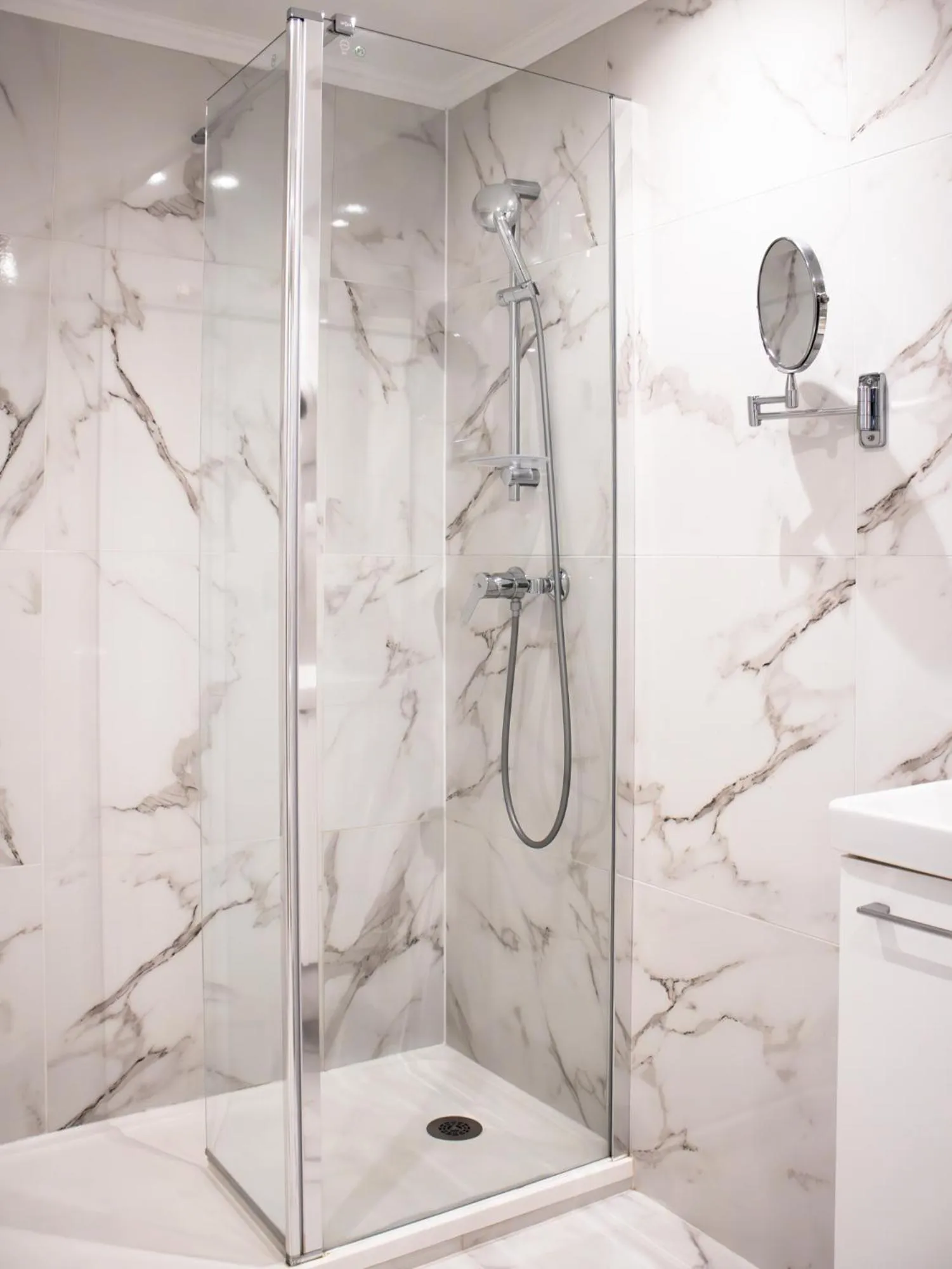 Bathroom in Hôtel Derby Eiffel