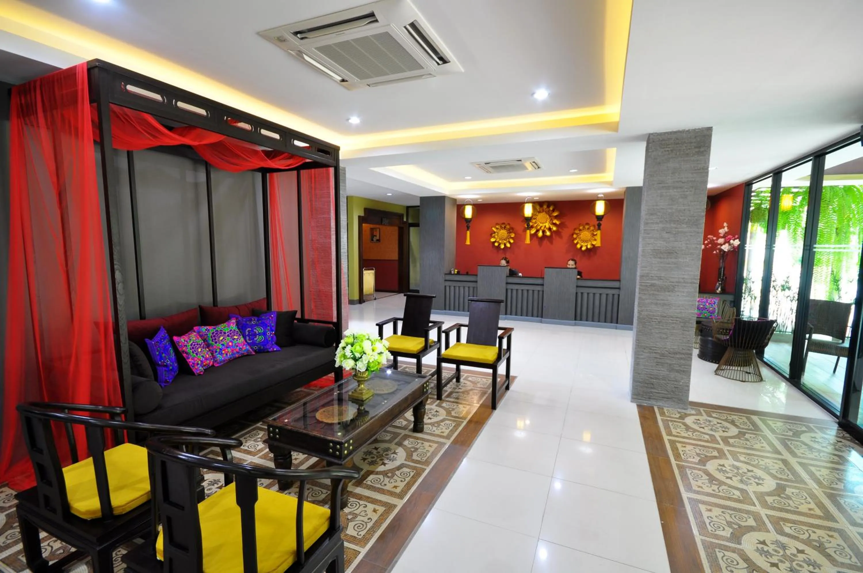 Lobby or reception in Chiangmai S.P. Hotel