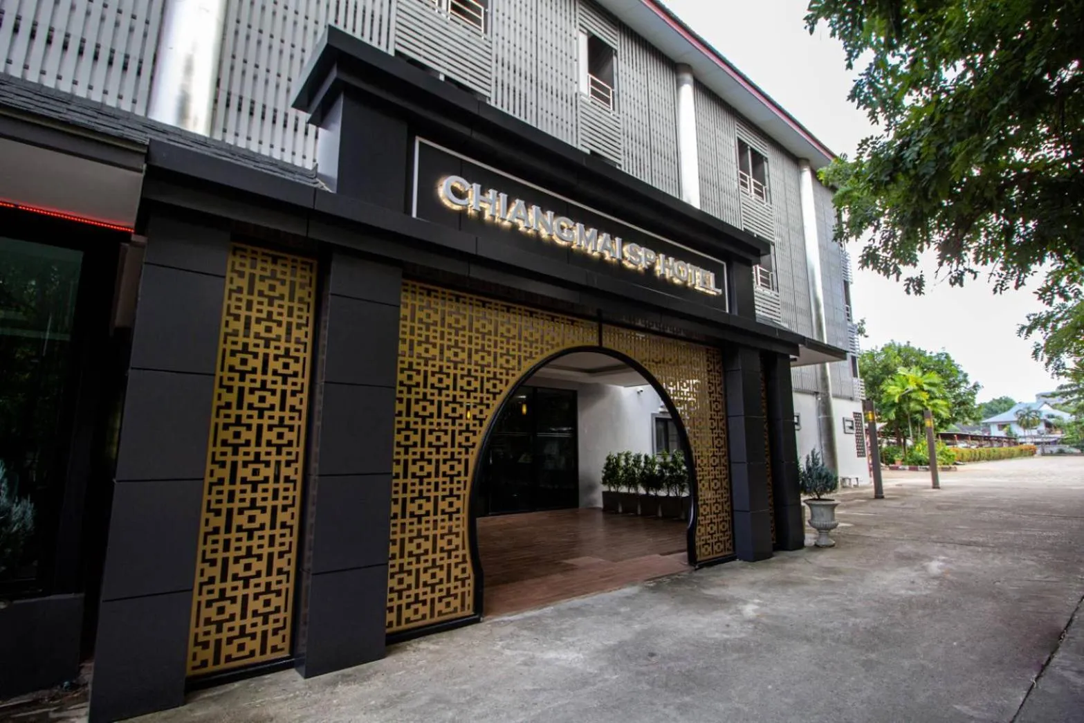 Property building in Chiangmai S.P. Hotel
