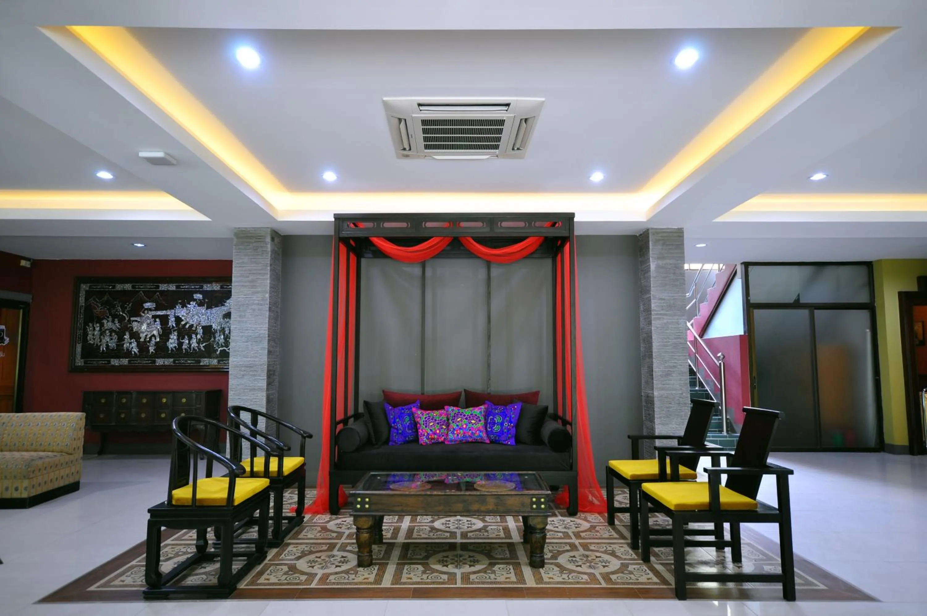 Lobby or reception in Chiangmai S.P. Hotel