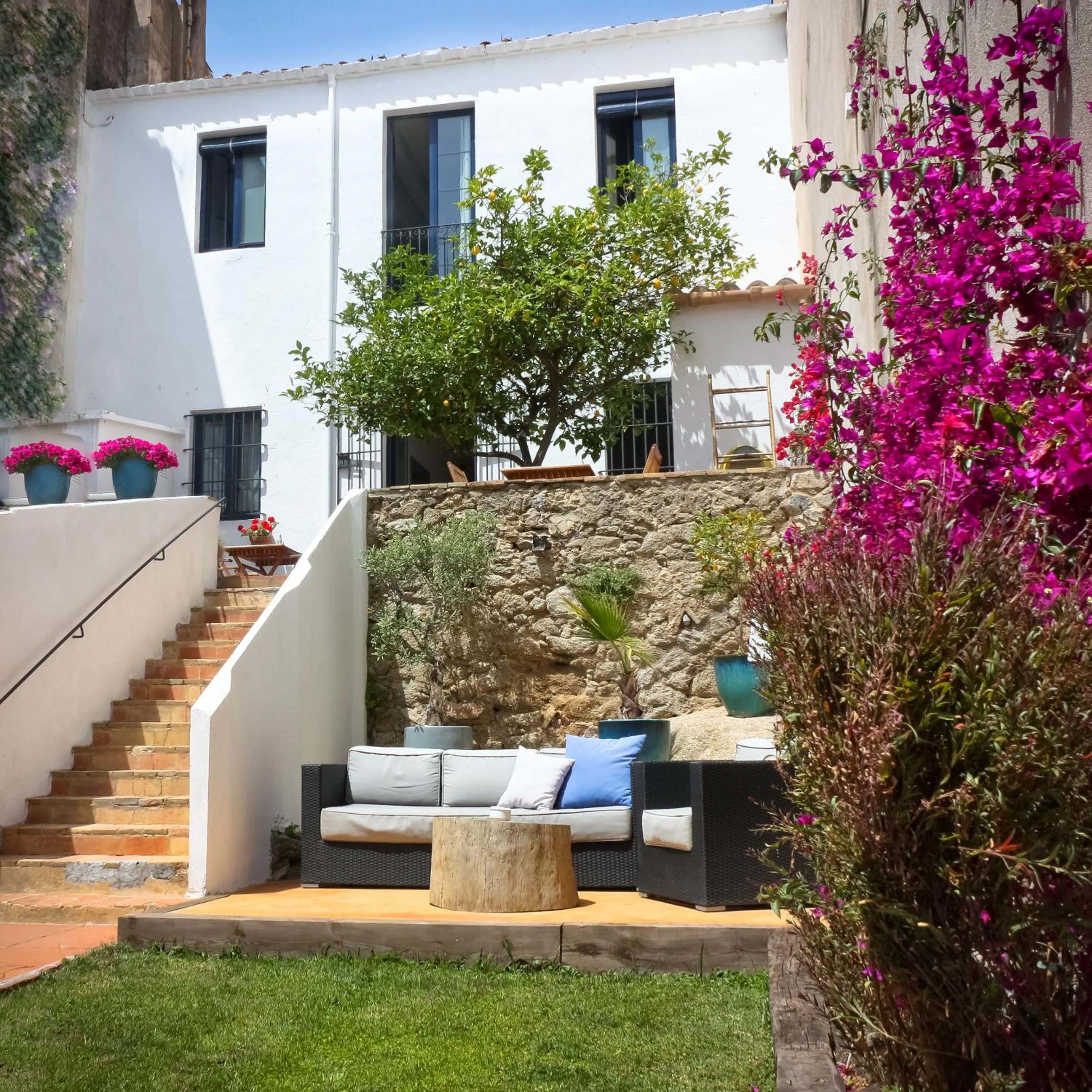 Property building in Hotel Casa Calella
