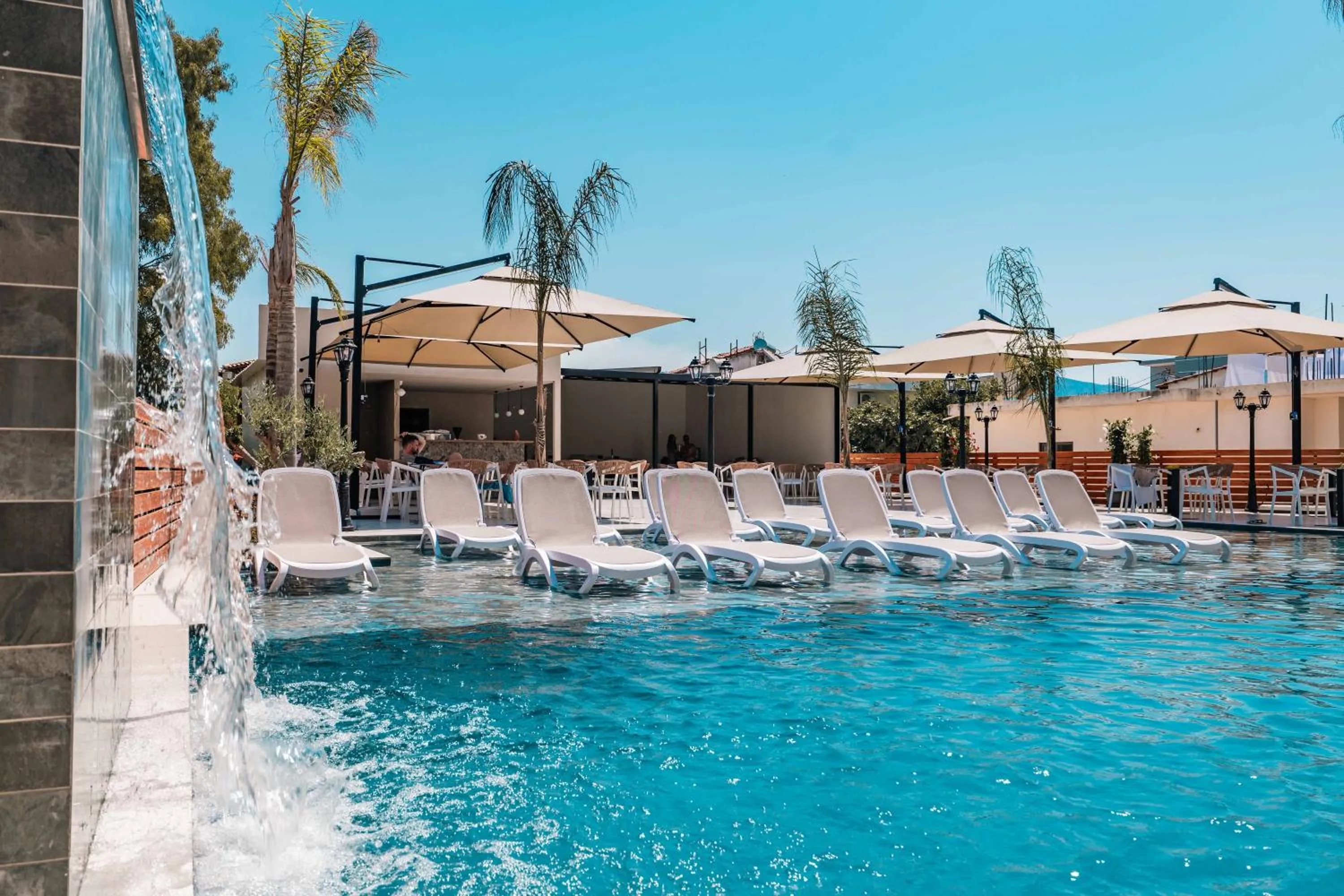 Property building in Ksamil Central Park Hotel