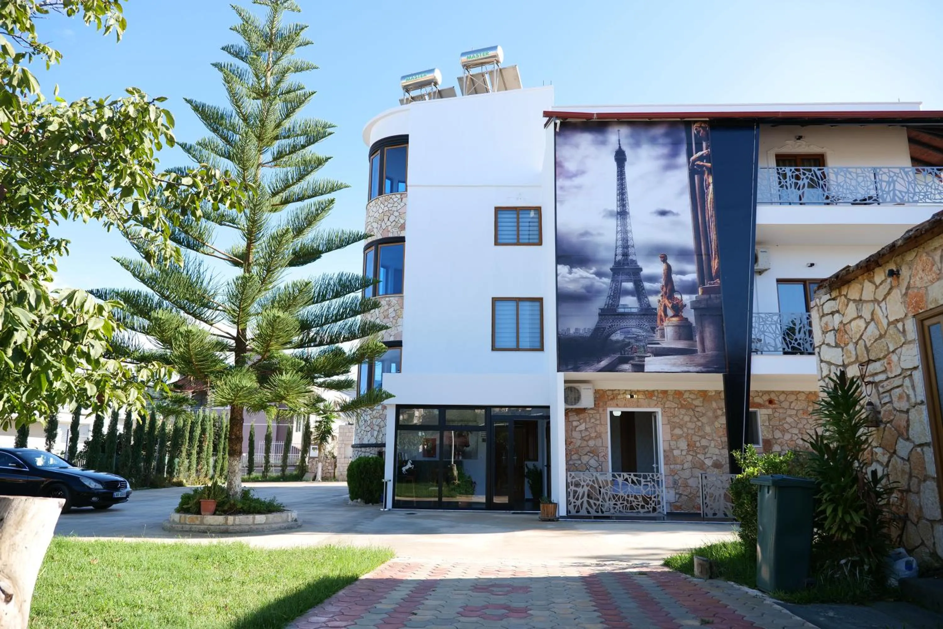 Facade/entrance in Ksamil Central Park Hotel