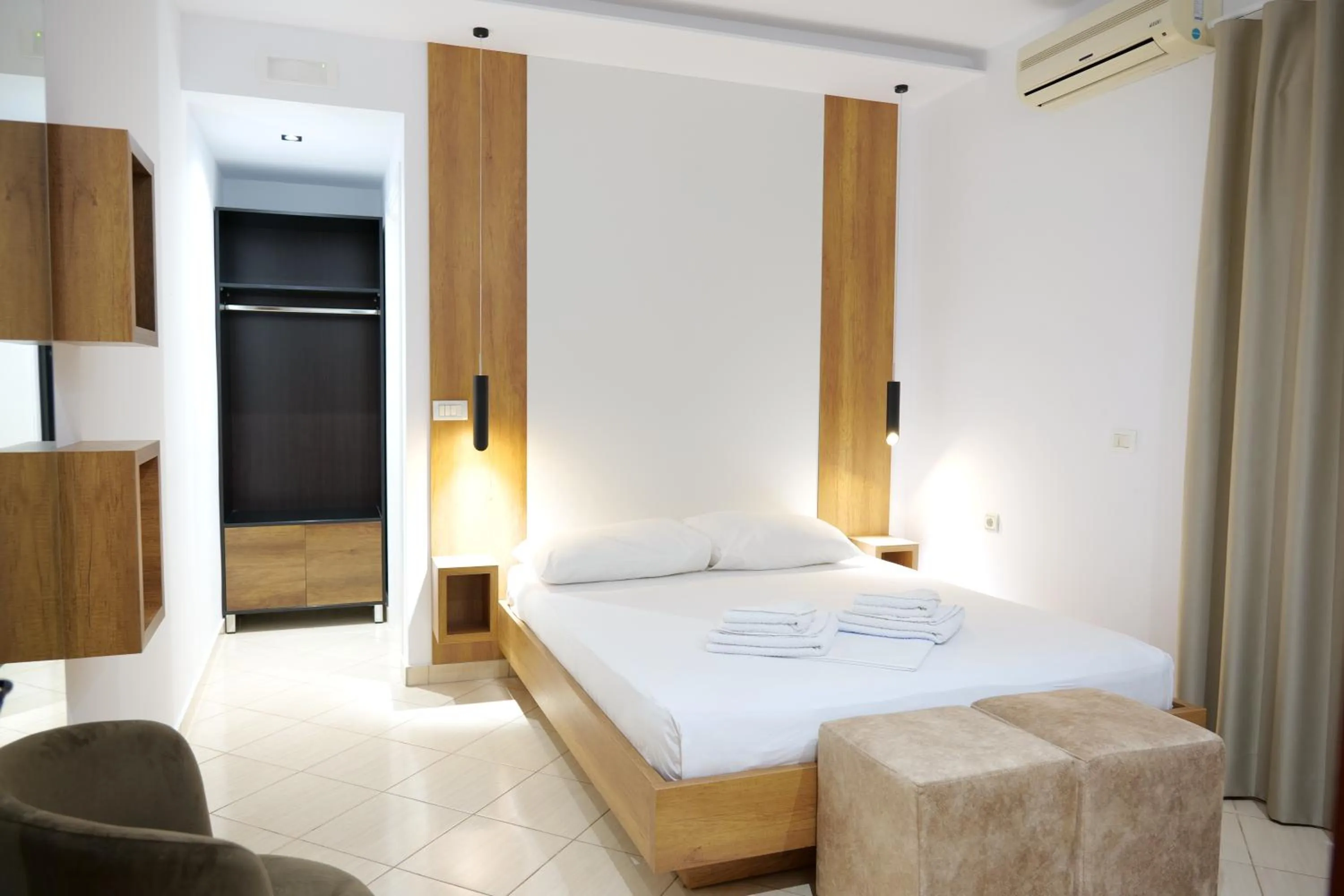 Bed in Ksamil Central Park Hotel