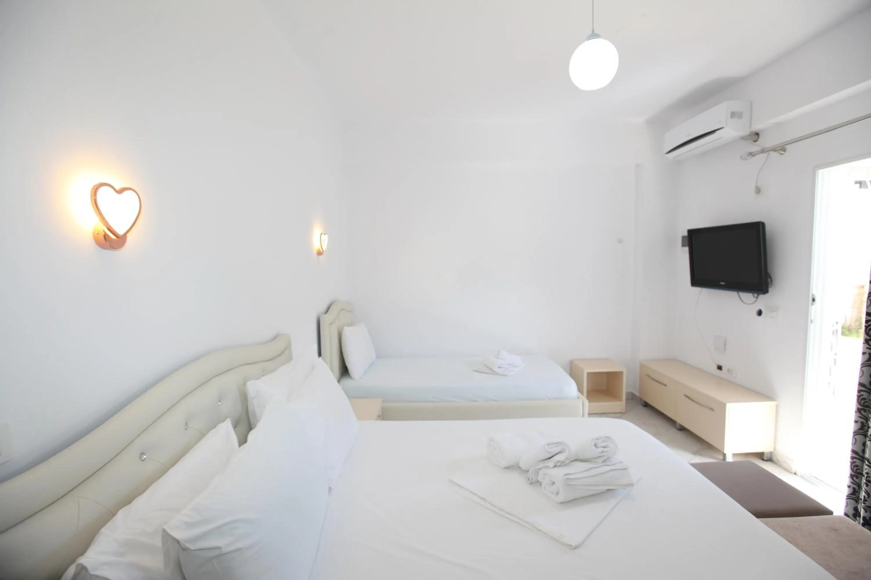 Bedroom, Bed in Ksamil Central Park Hotel