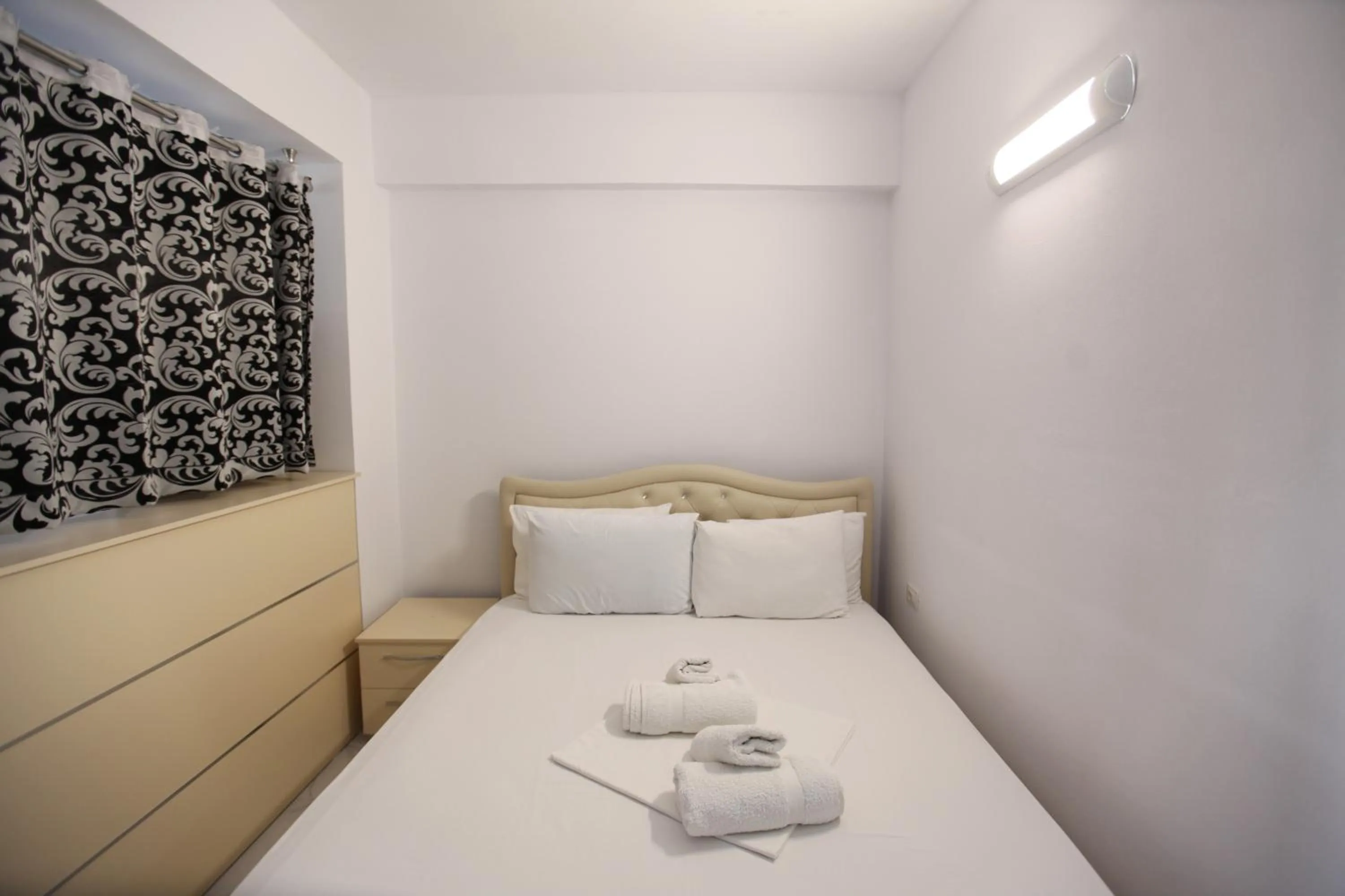 Bed in Ksamil Central Park Hotel