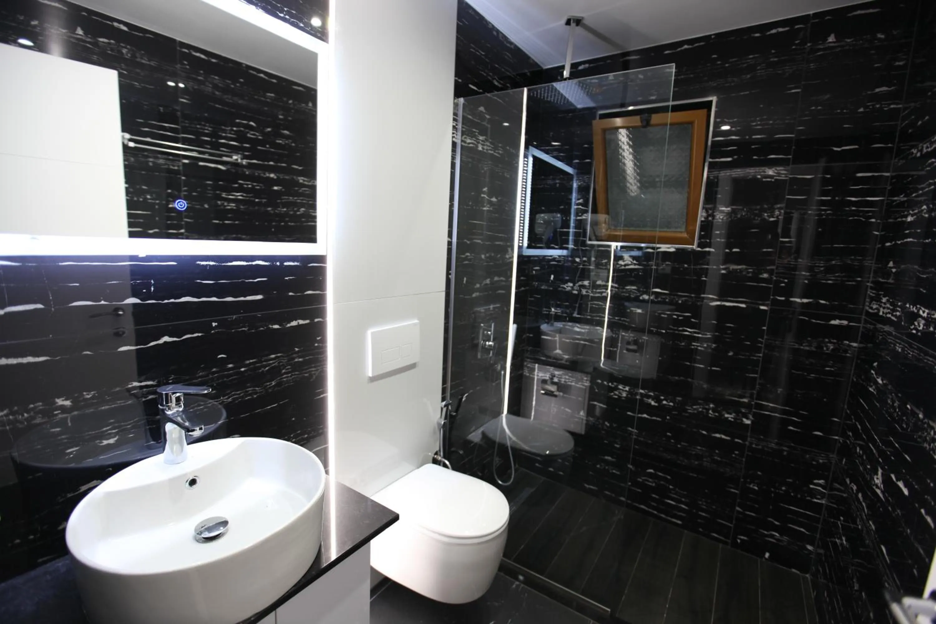 Bathroom in Ksamil Central Park Hotel