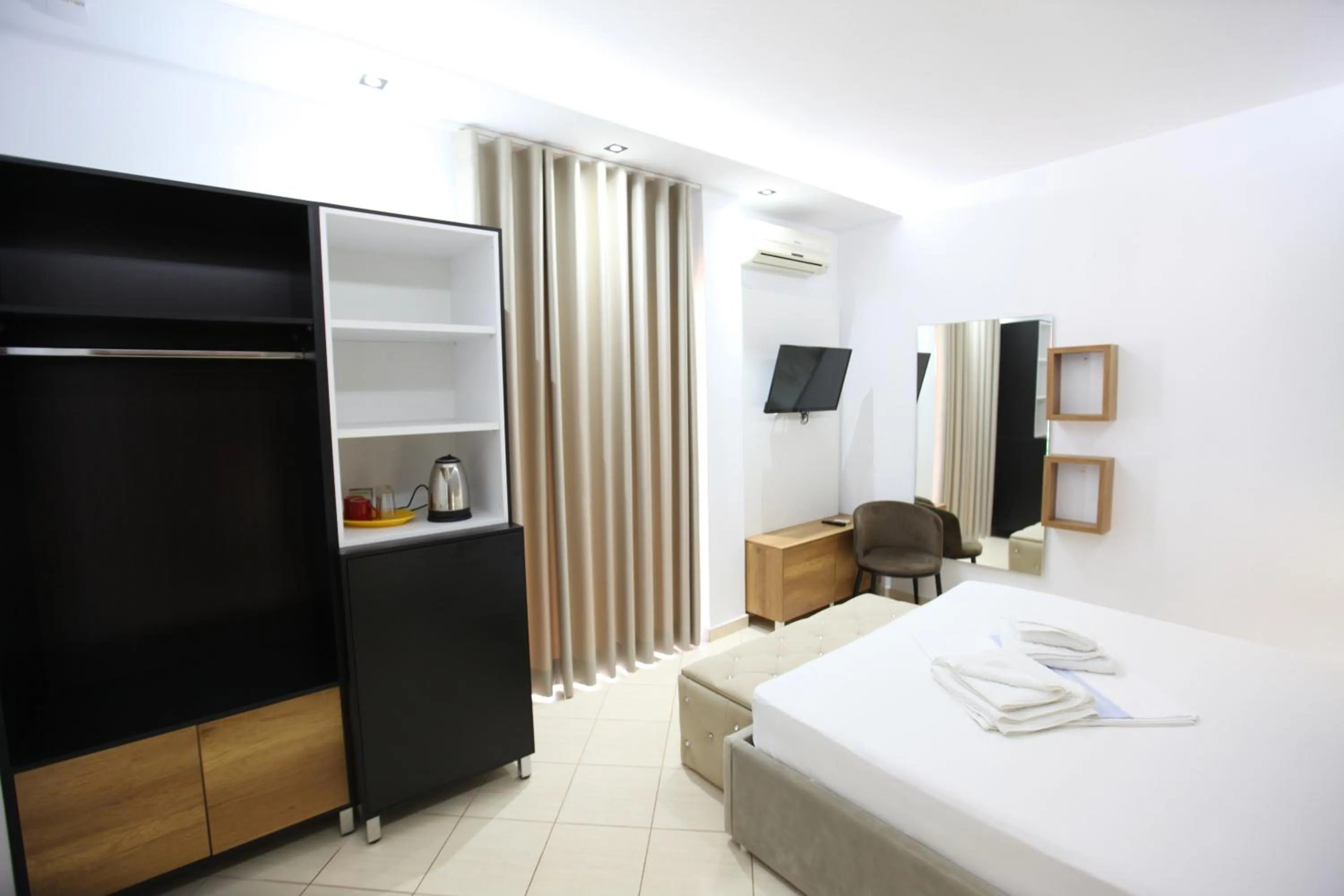 TV and multimedia, Bed in Ksamil Central Park Hotel