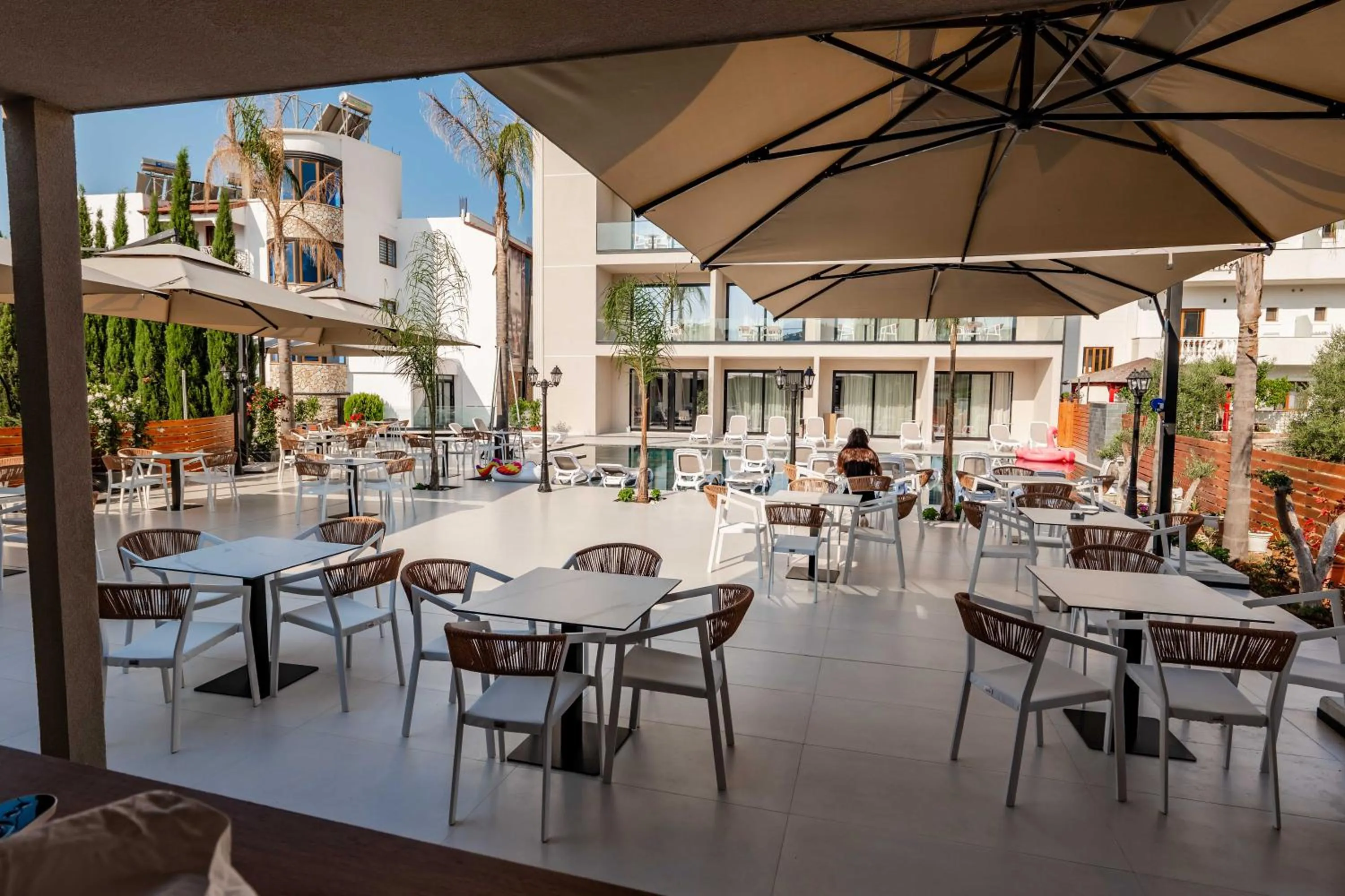 Property building in Ksamil Central Park Hotel