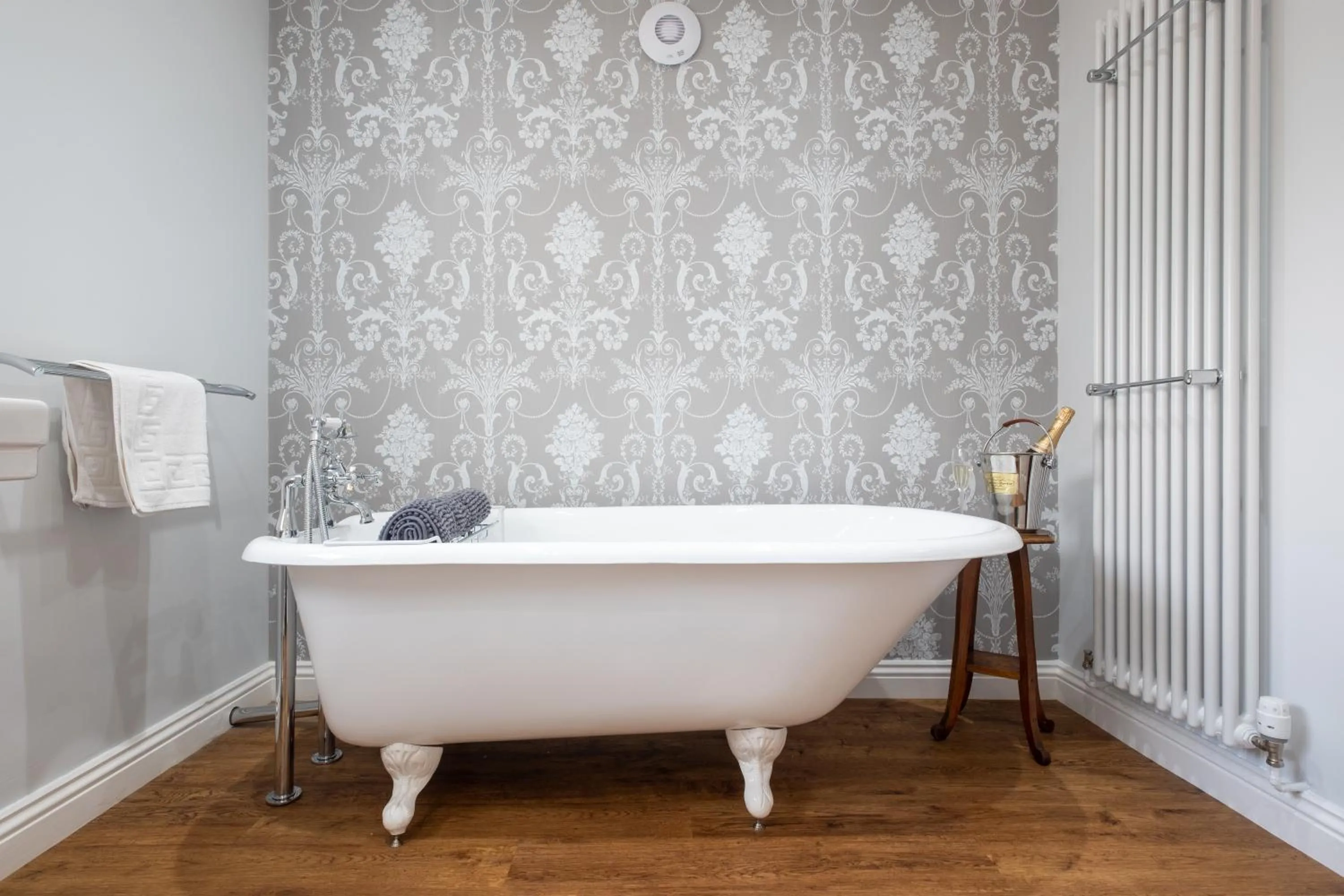 Bathroom in The Horseshoe Country Inn