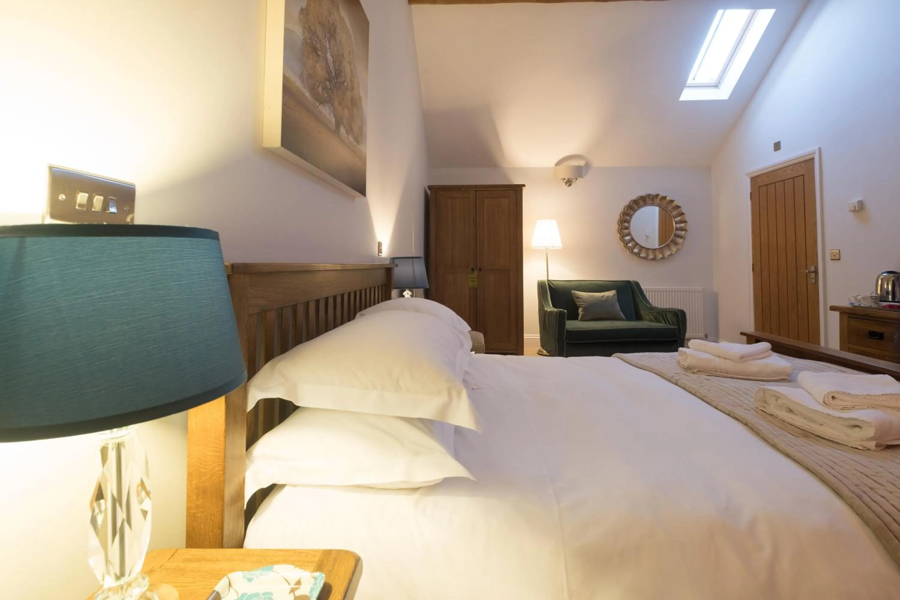 Off site, Bed in The Horseshoe Country Inn