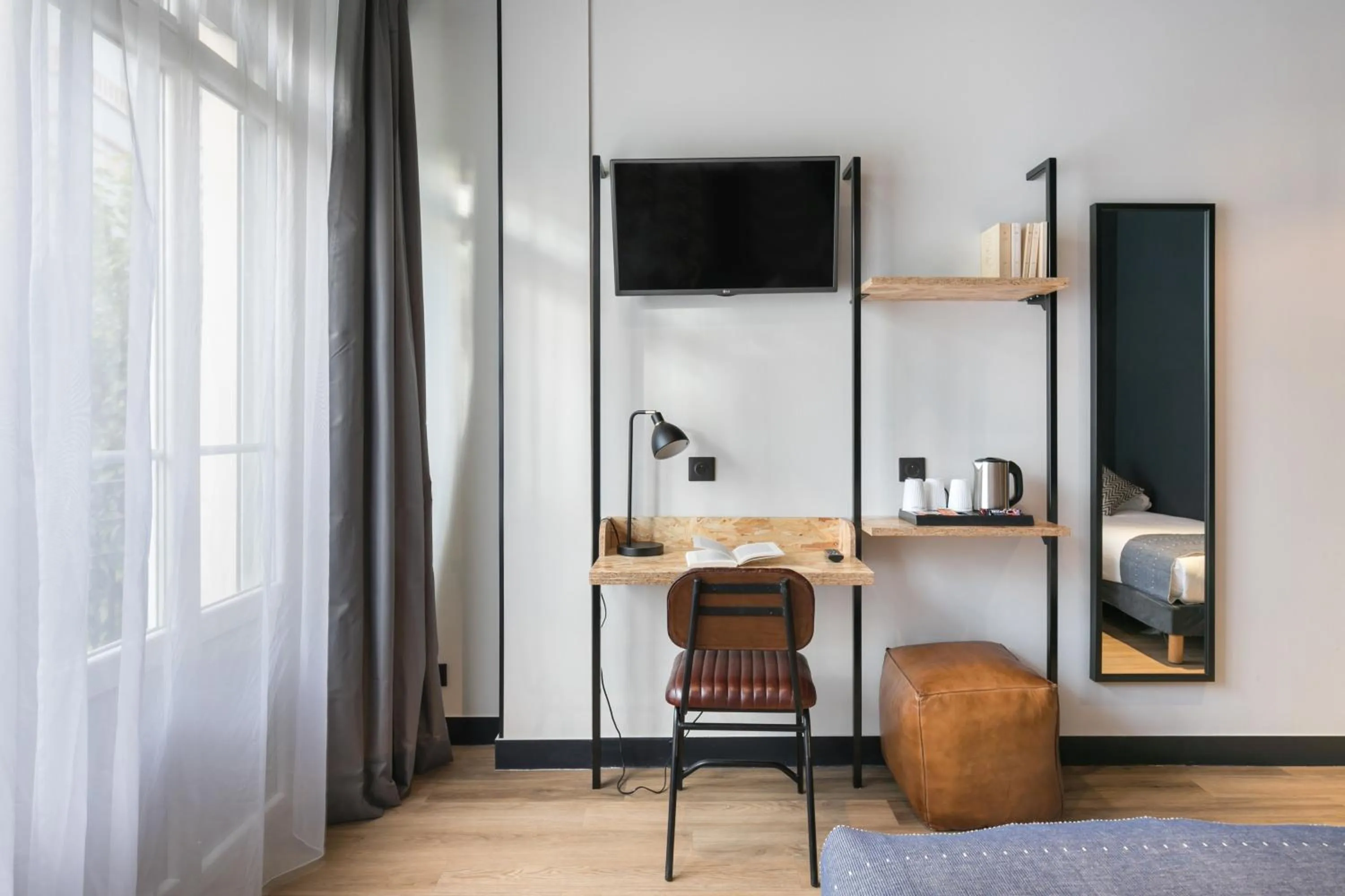 Business facilities in Hotel So’Co by Happyculture