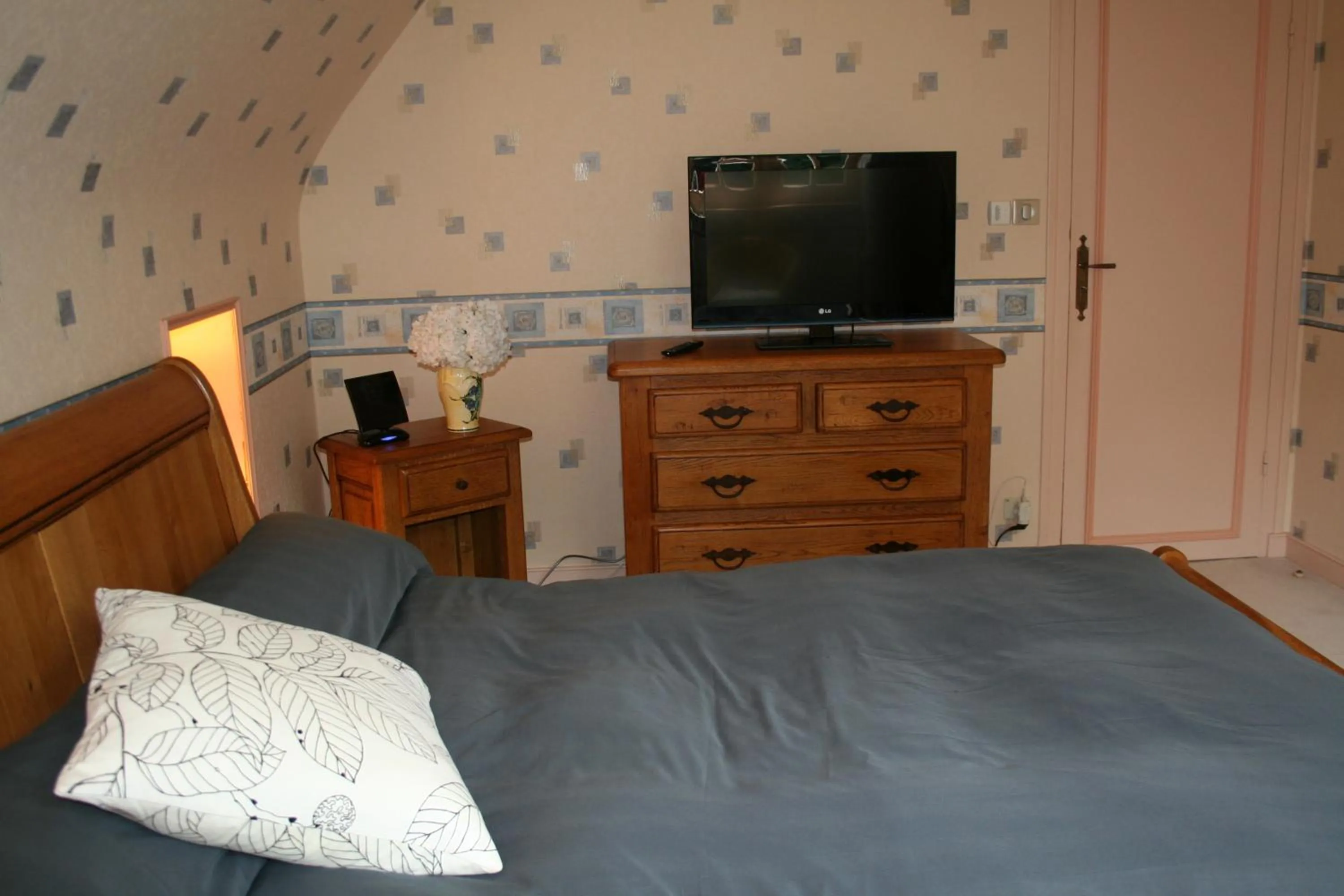 Bedroom, Bed in Chez Renée et Raynal B&B