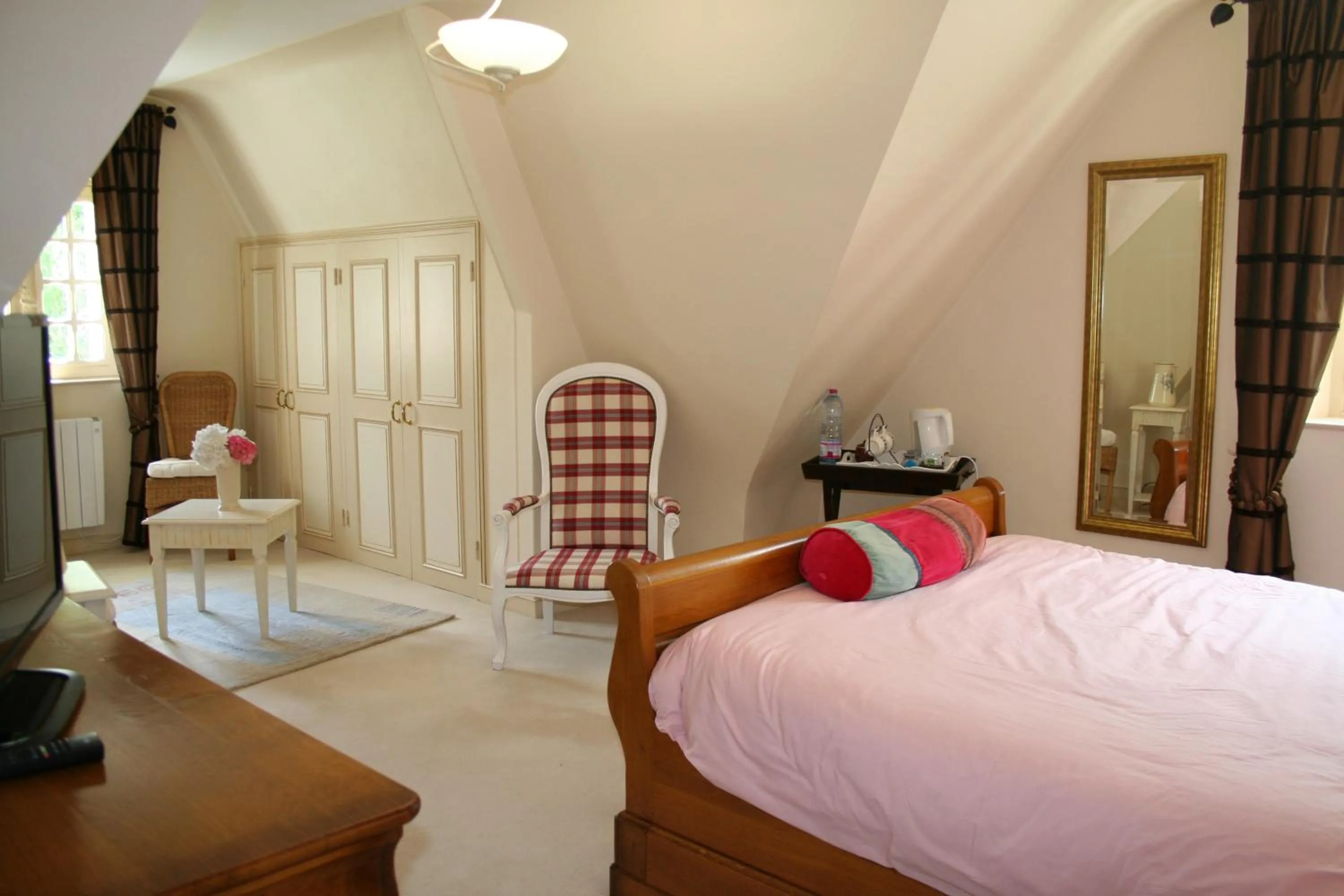 Bedroom, Bed in Chez Renée et Raynal B&B