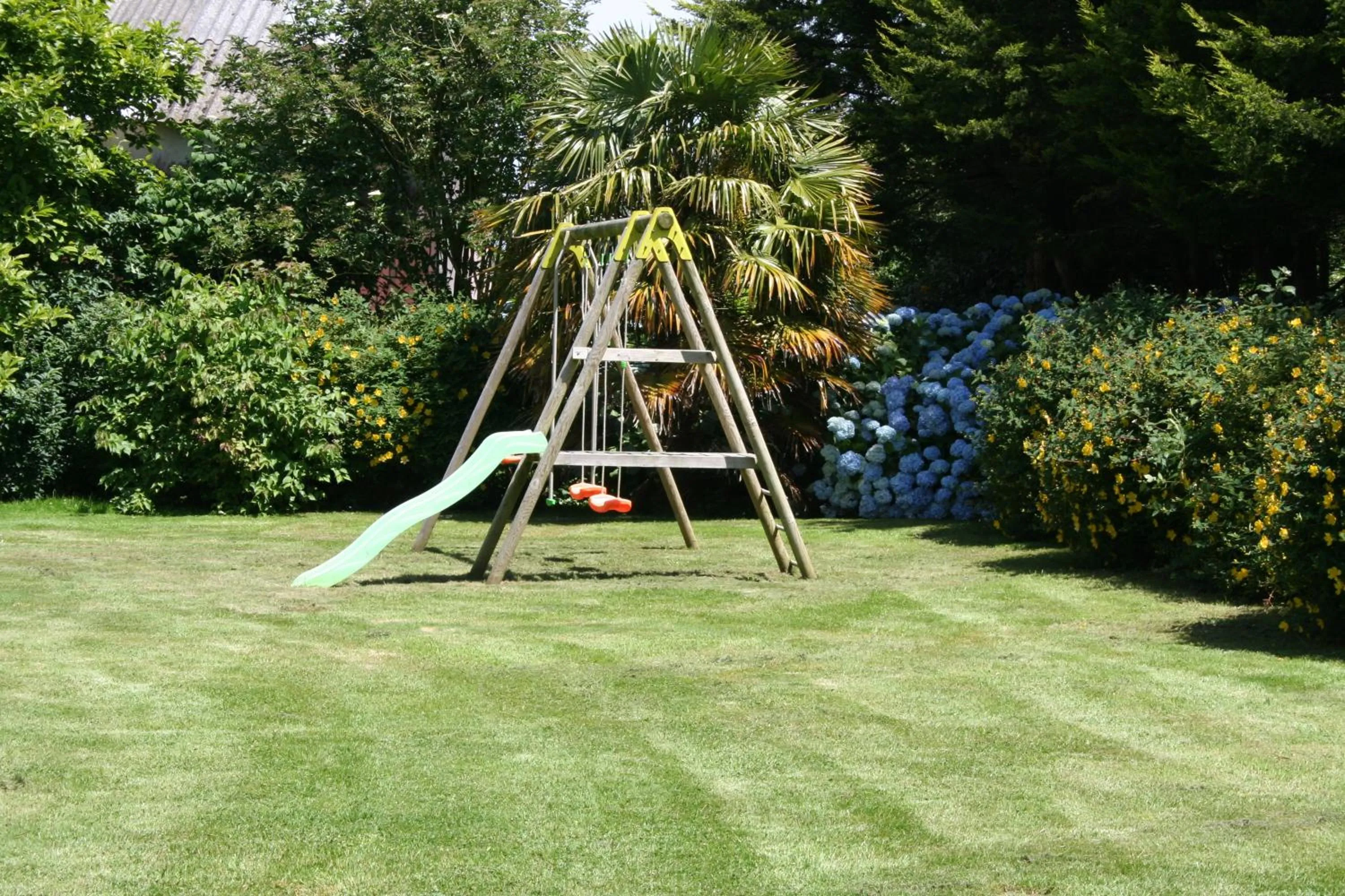 Property building in Chez Renée et Raynal B&B