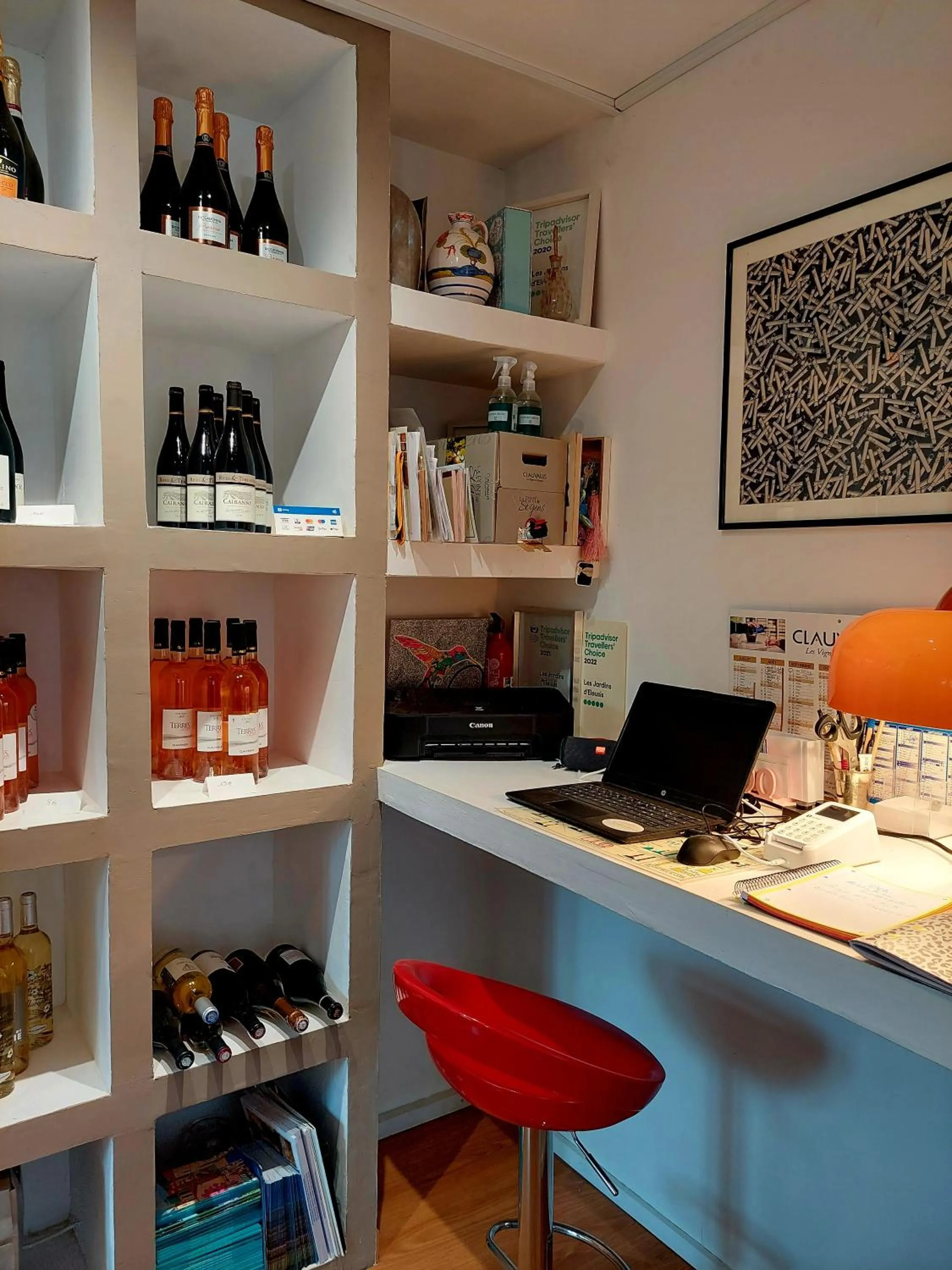 Property building in Les Jardins d'Eleusis