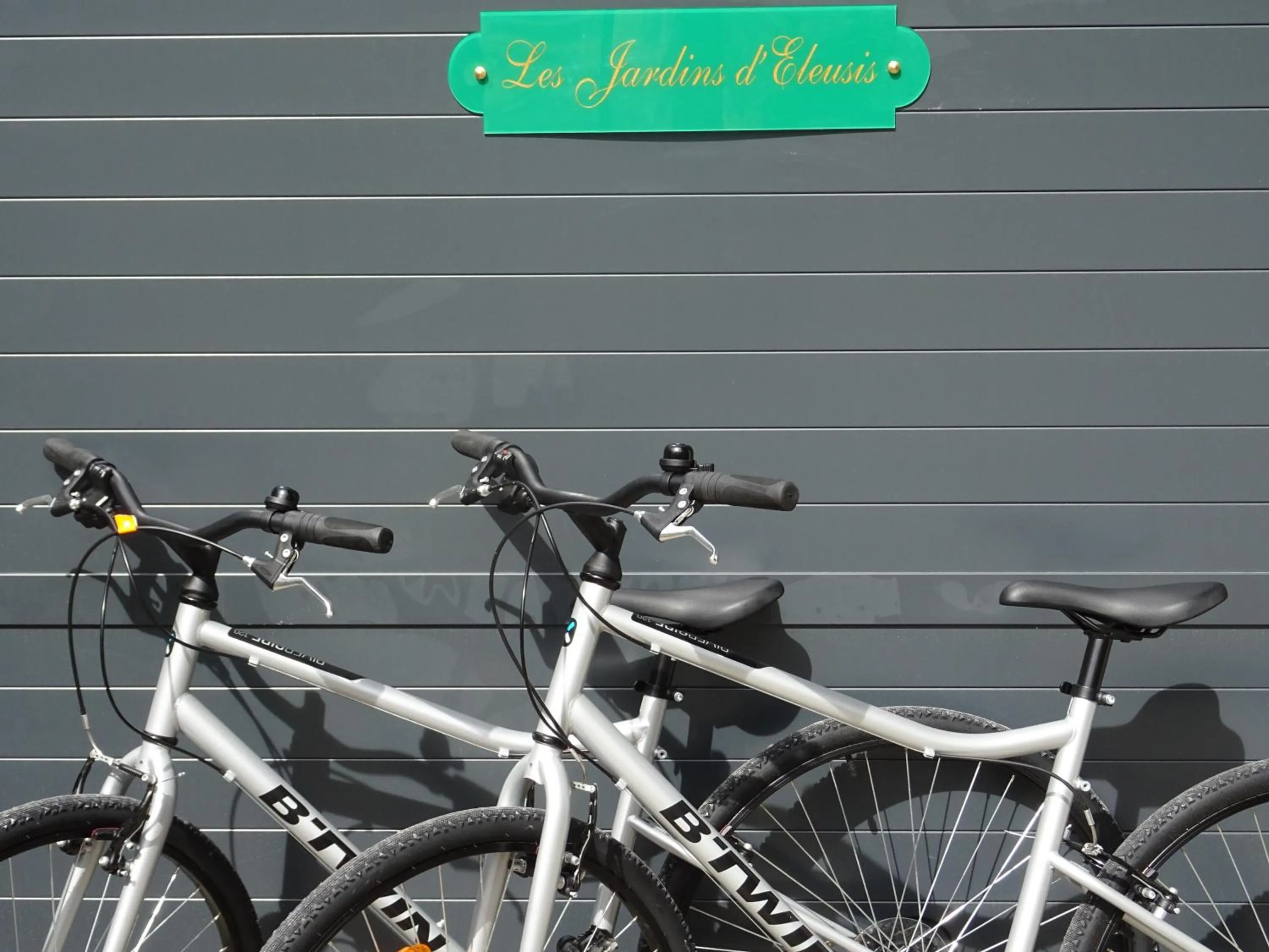 Area and facilities in Les Jardins d'Eleusis