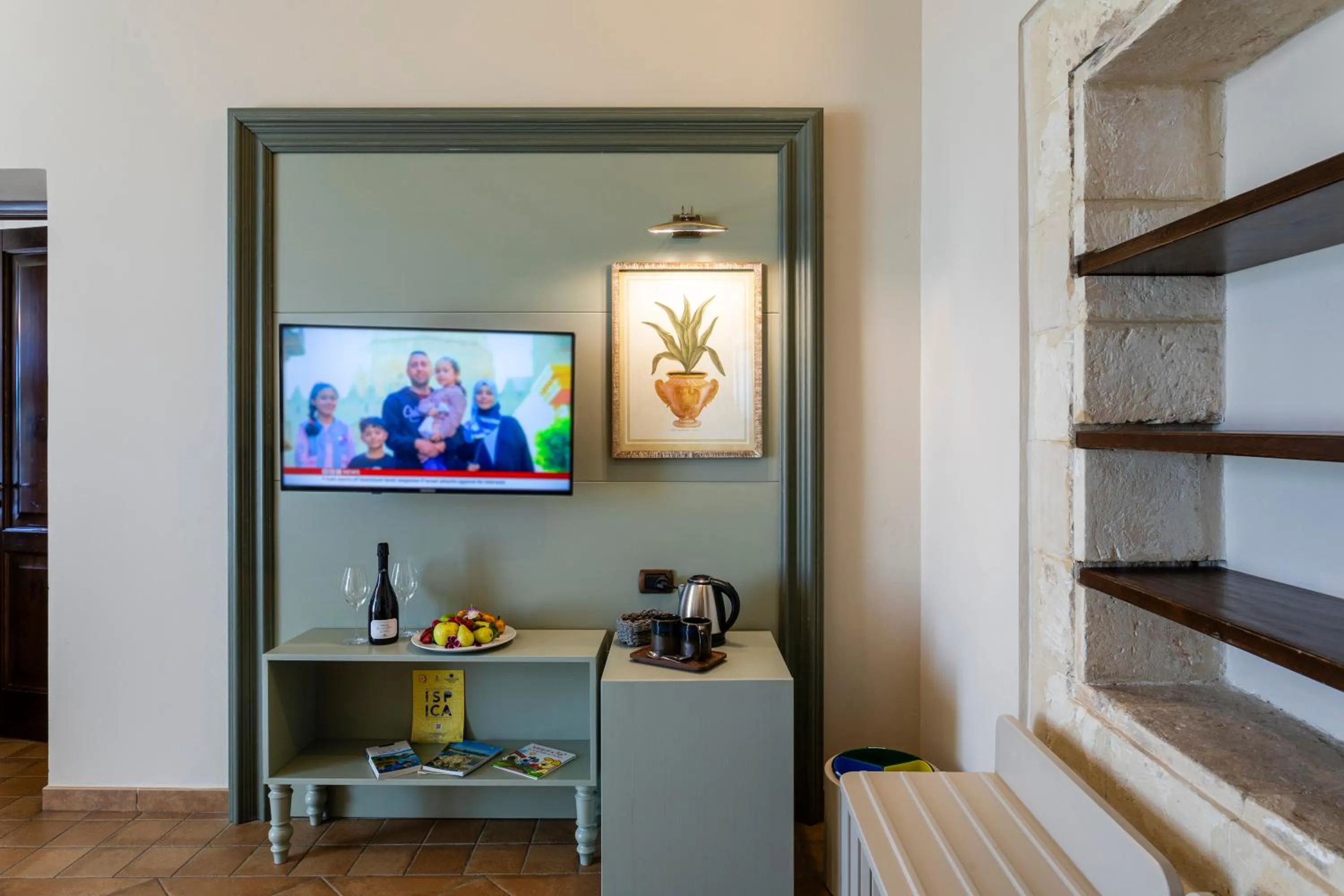 minibar in Relais Torre Marabino