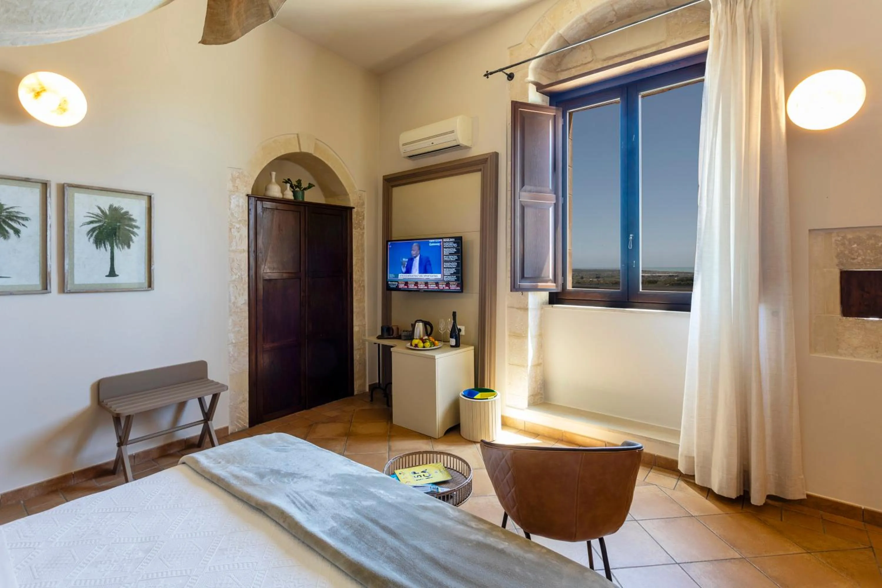 Photo of the whole room, Bed in Relais Torre Marabino