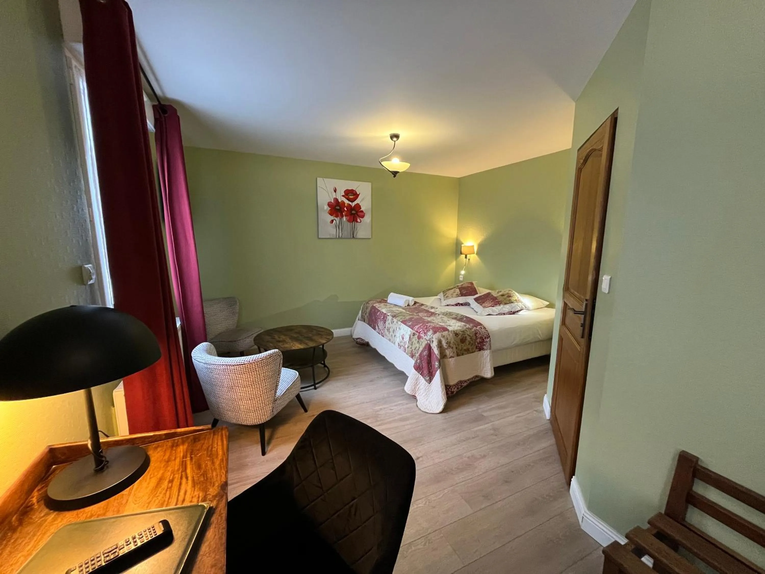 Bedroom, Bed in Hôtel & Appartements Le Florence