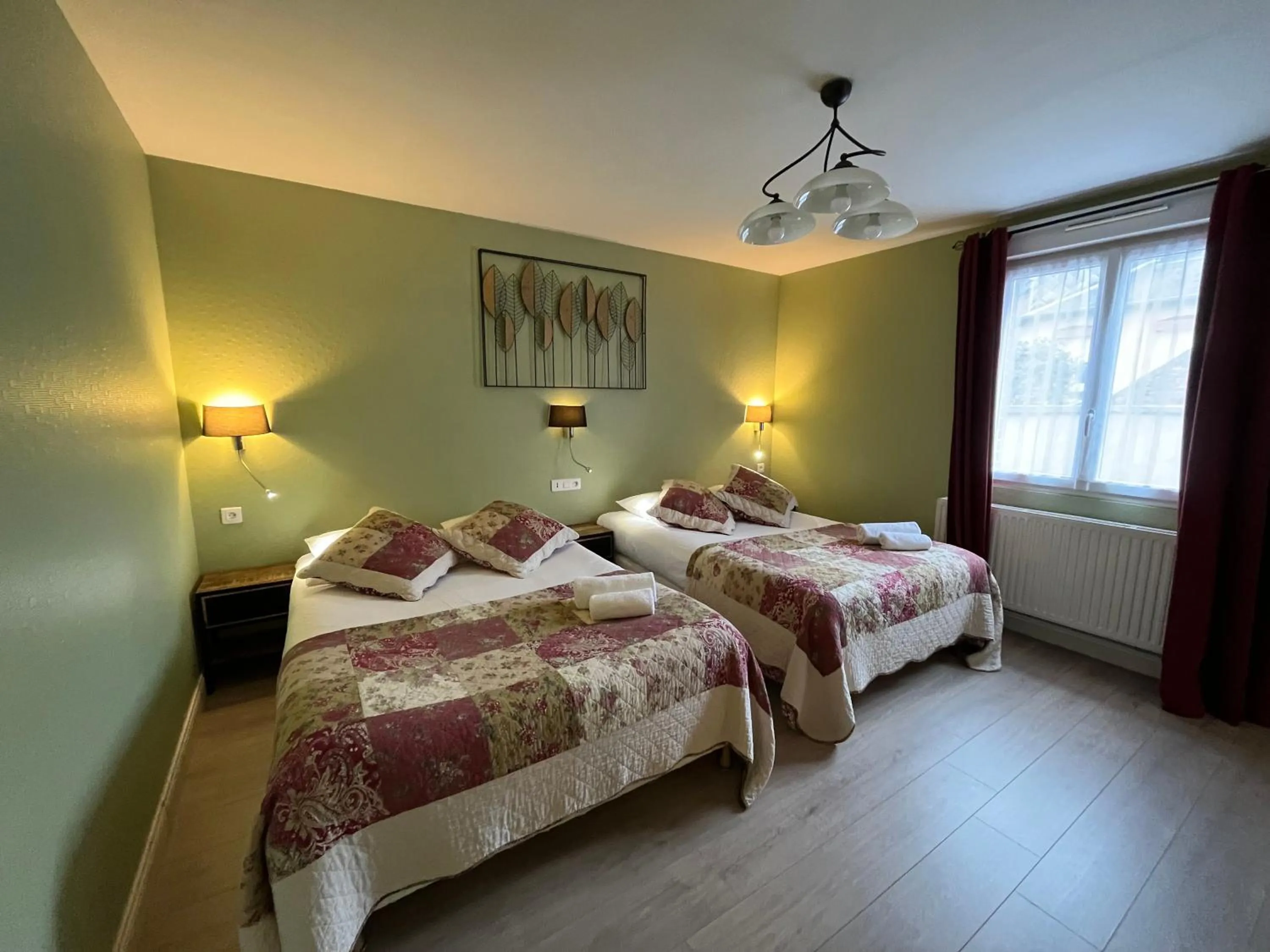 Bedroom, Bed in Hôtel & Appartements Le Florence