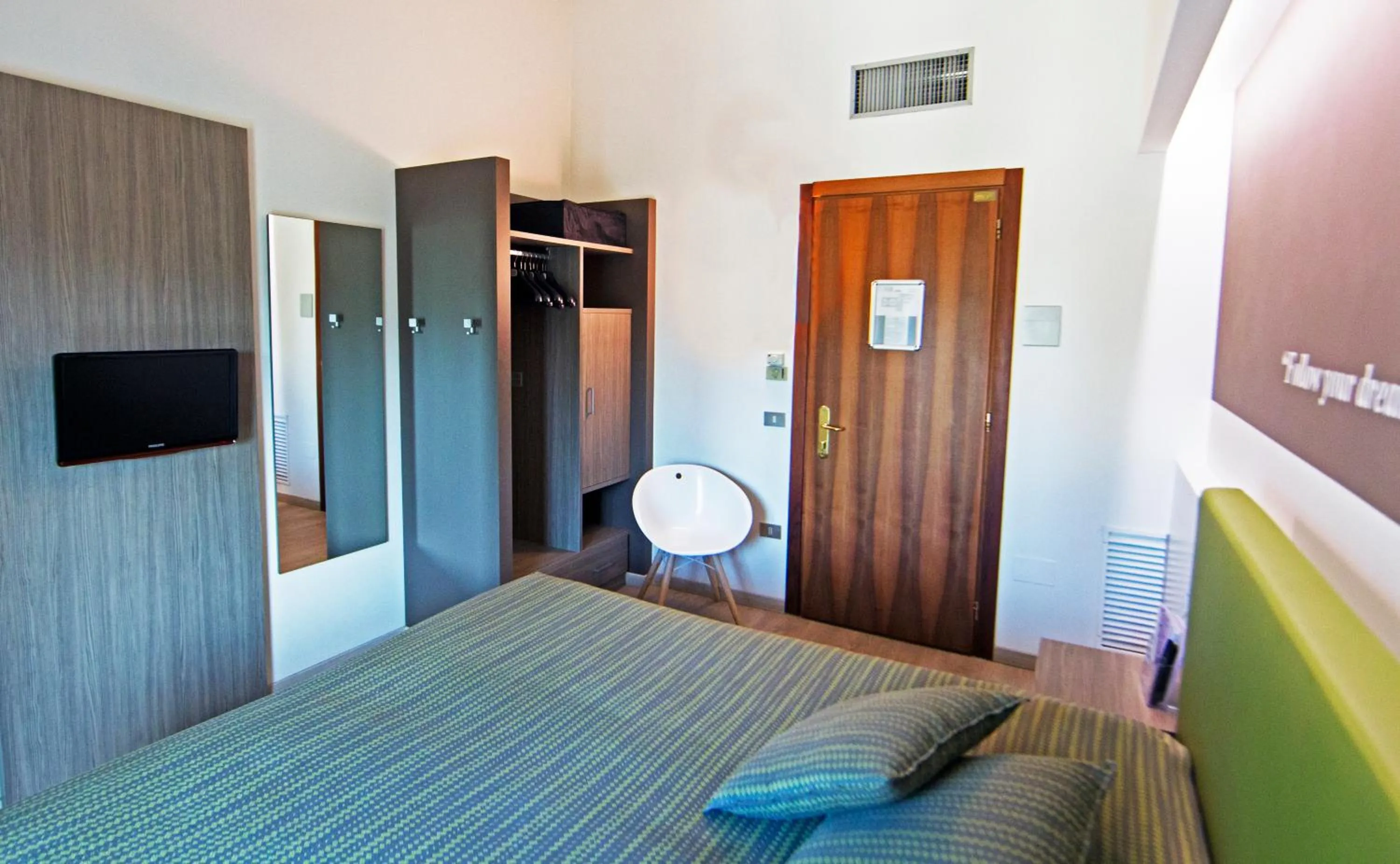 Bedroom, Bed in Hotel Ideal