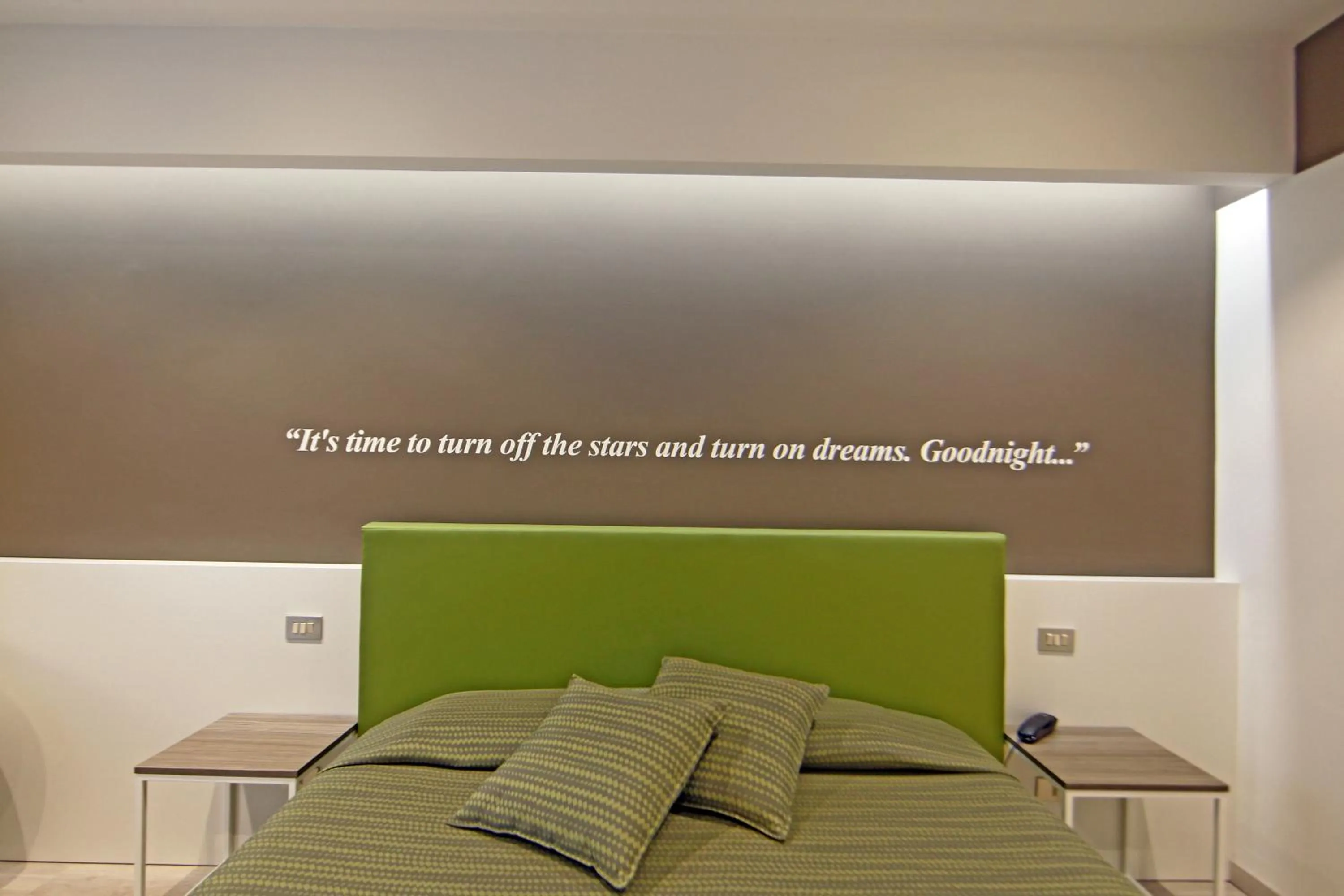 Bedroom, Bed in Hotel Ideal