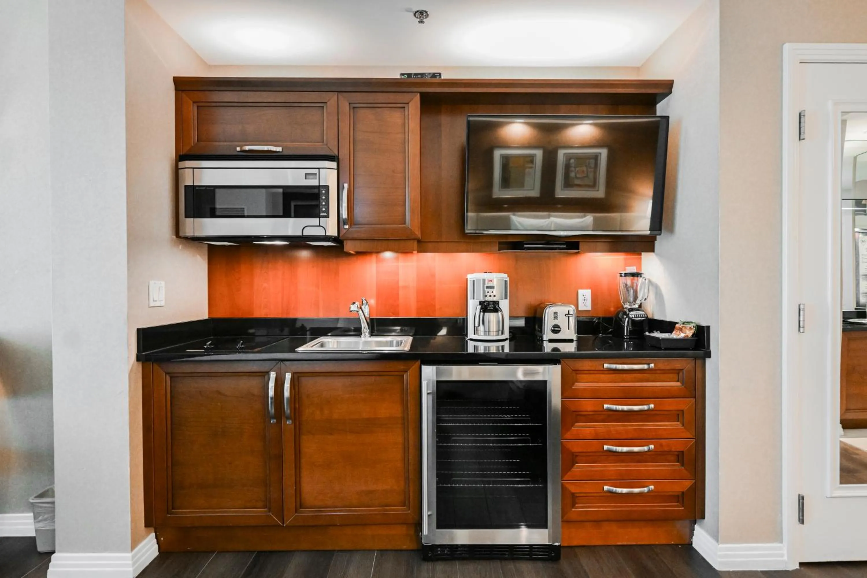 Kitchen or kitchenette in Signature Rental by Owner Direct