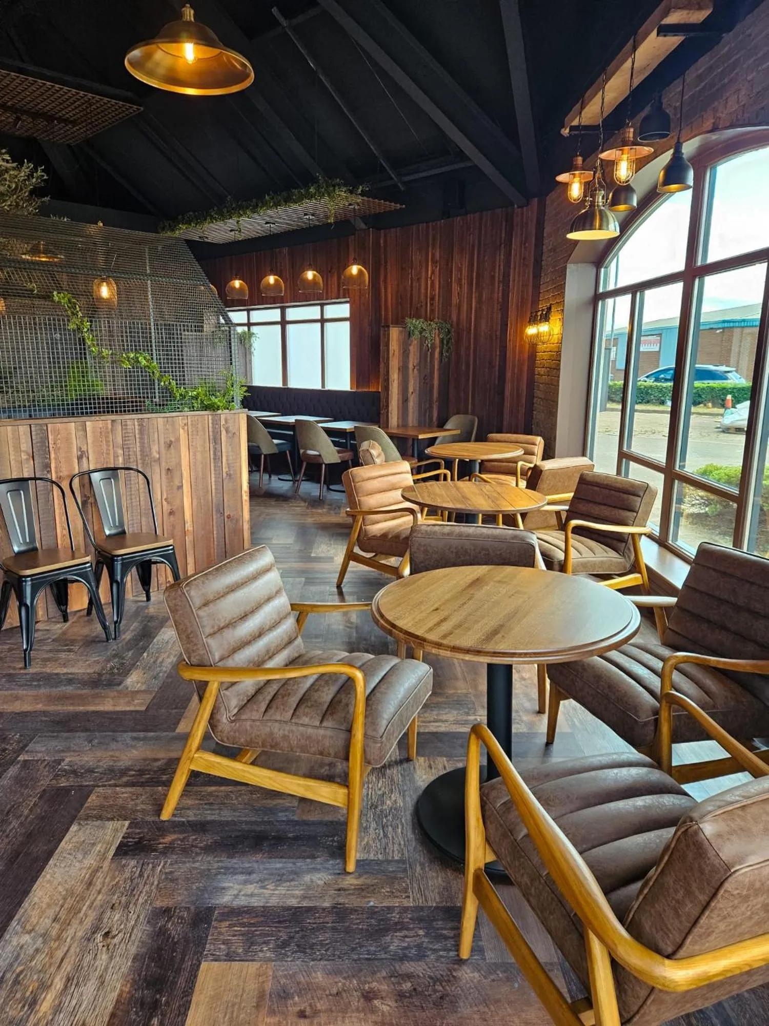 Restaurant/places to eat in Hotel Nineteen