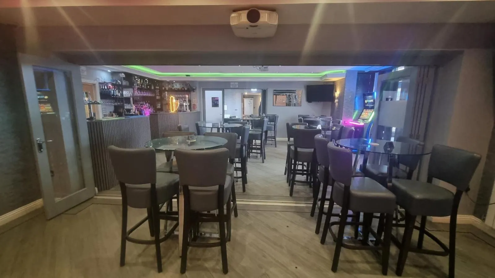 Lounge or bar in The Avenue Hotel Ltd