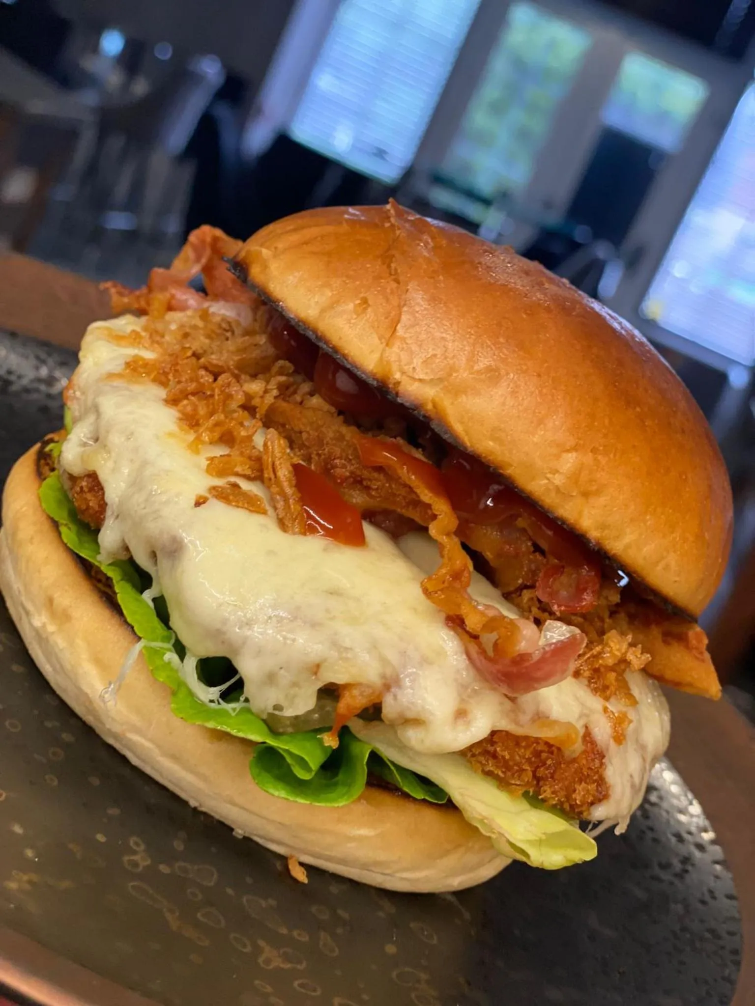 Food and drinks in The Avenue Hotel Ltd