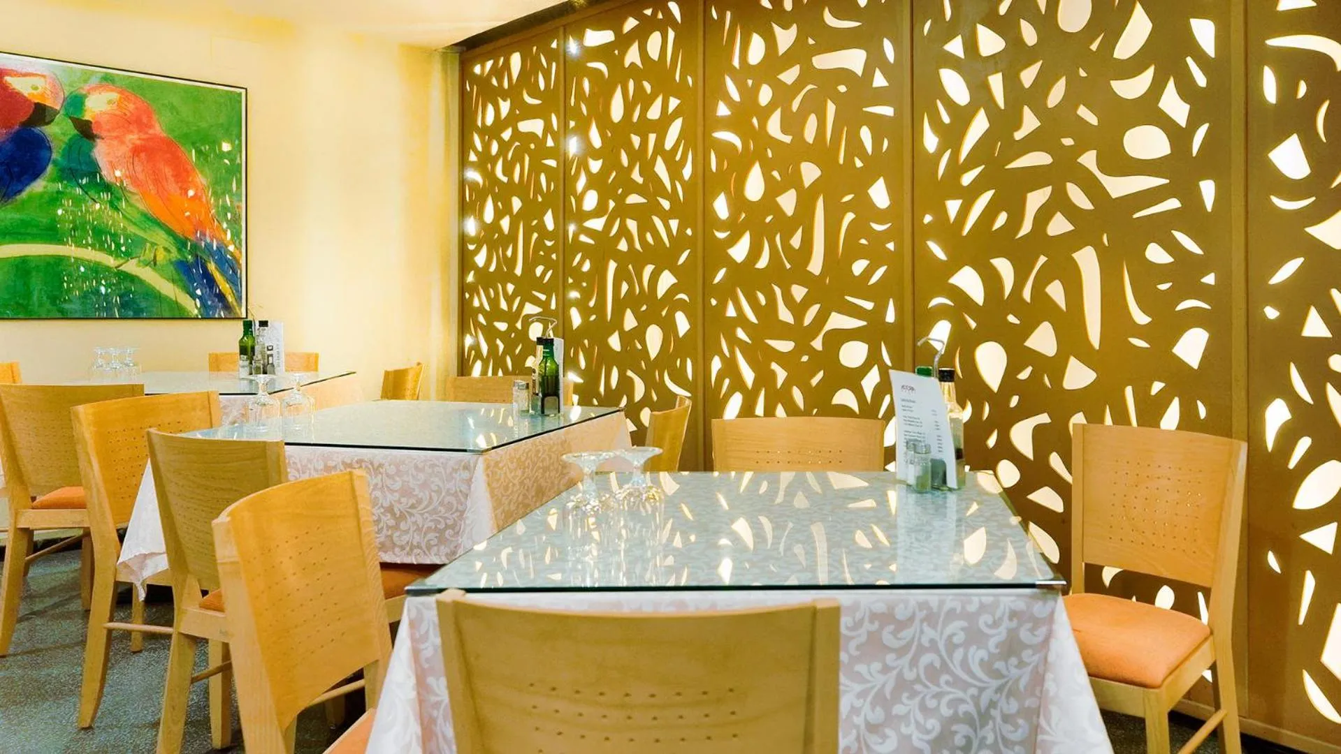 Restaurant/places to eat in Bull Astoria