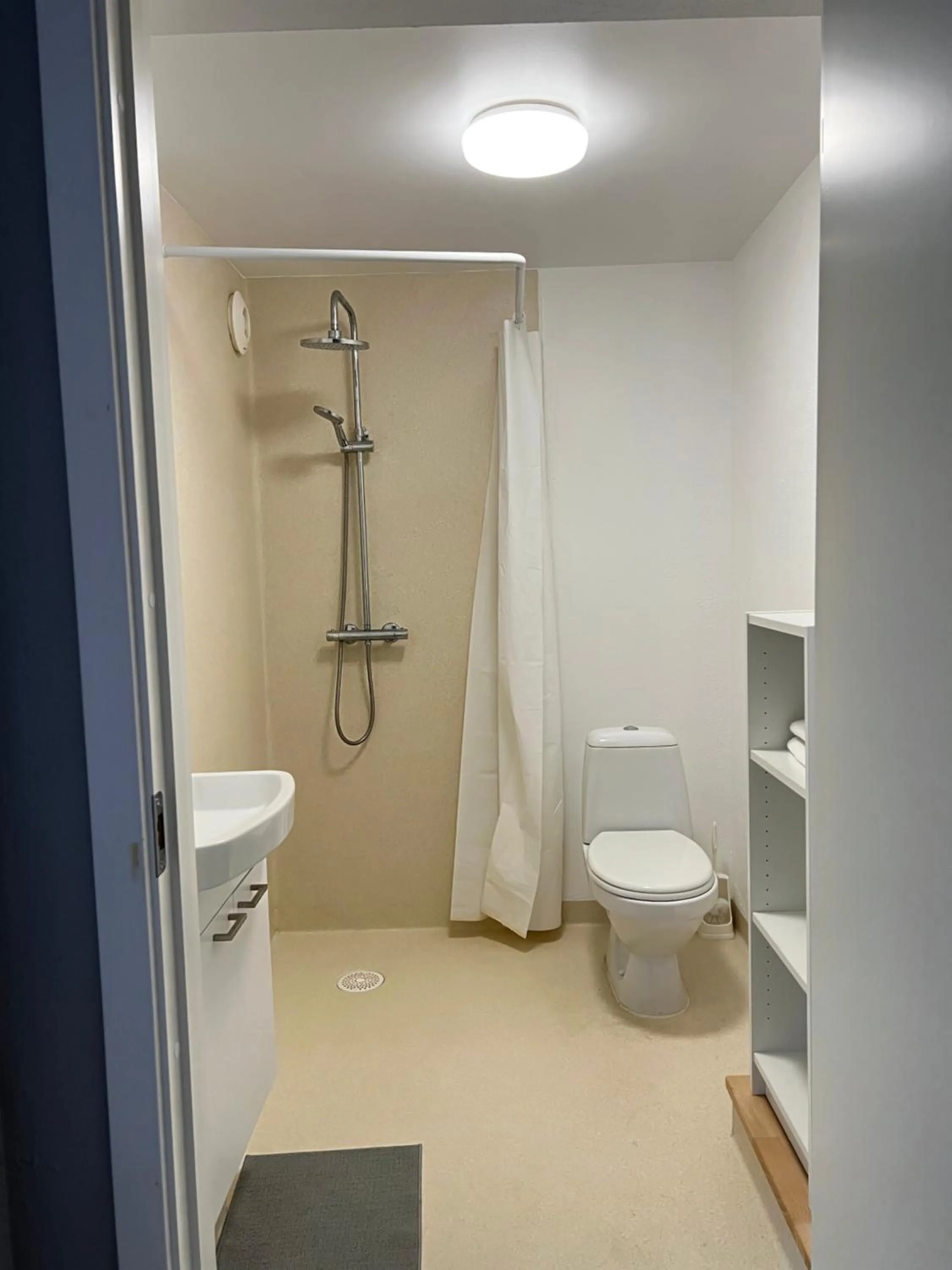 Shower in Jerup Bed & Breakfast