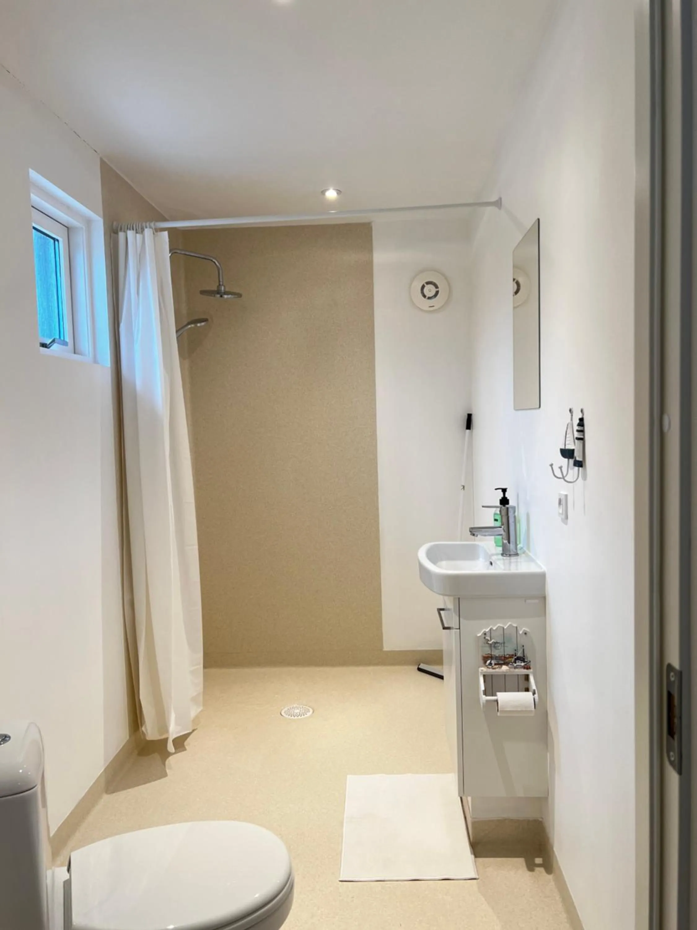 Shower in Jerup Bed & Breakfast