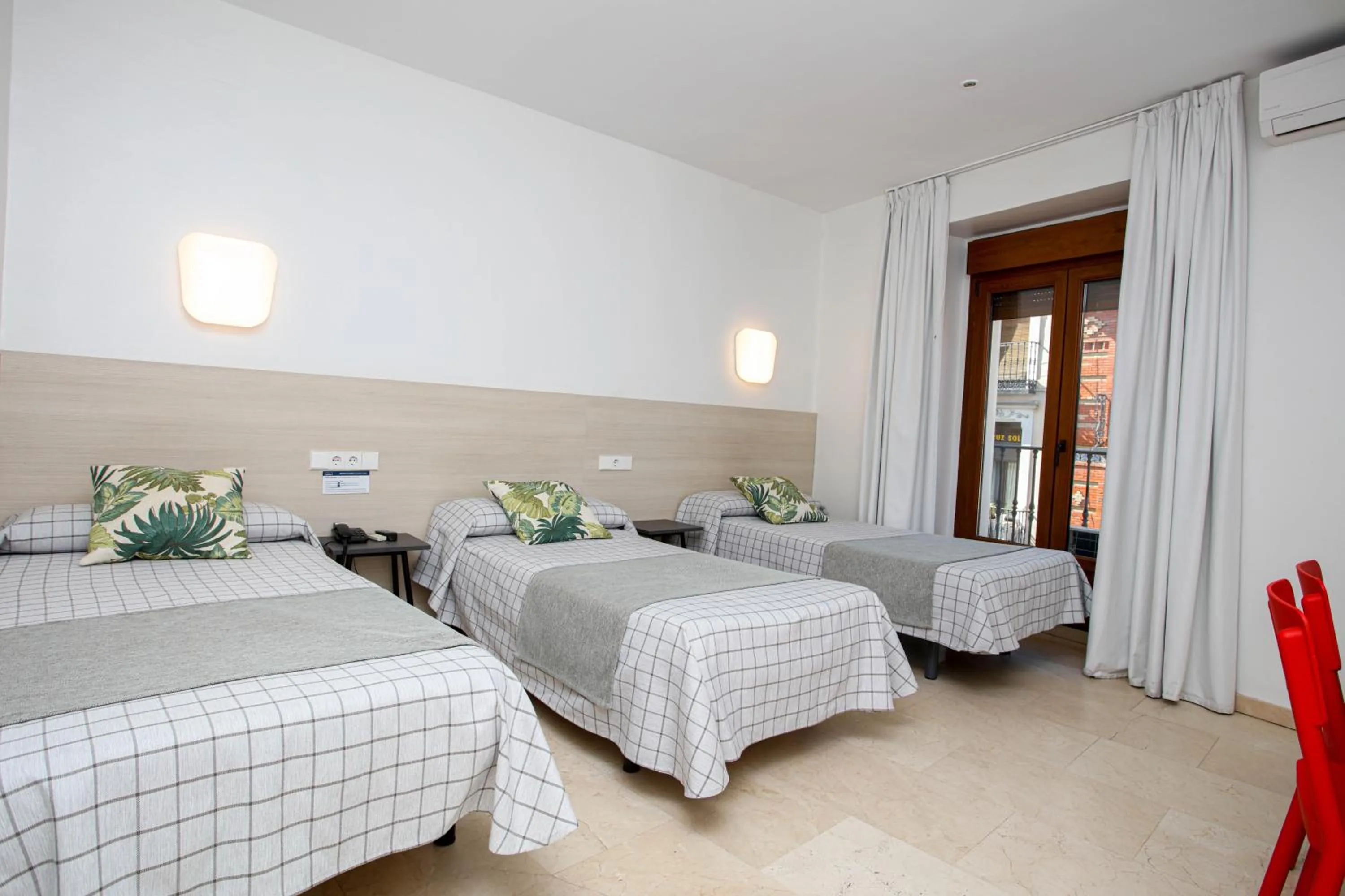 Photo of the whole room, Bed in Hostal Castilla II Puerta del Sol