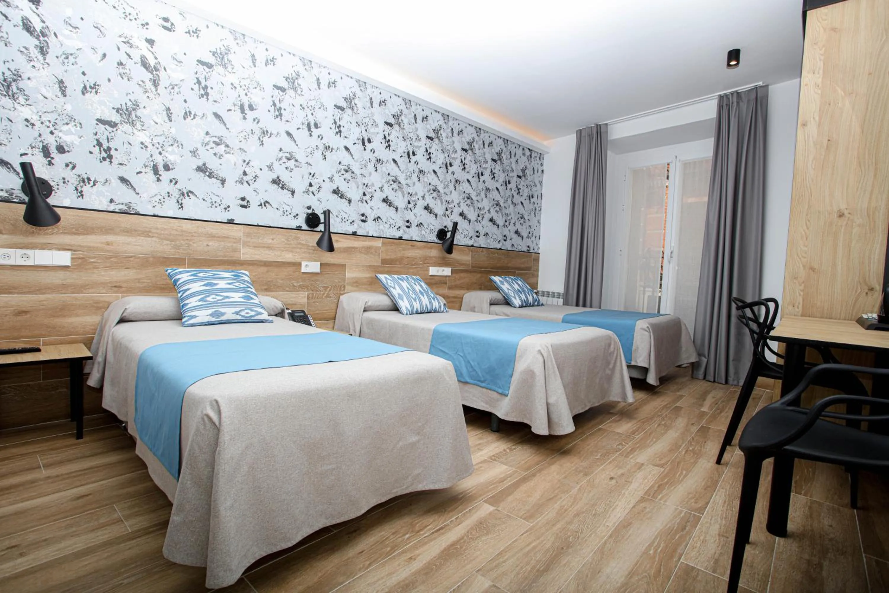 Decorative detail, Bed in Hostal Castilla II Puerta del Sol