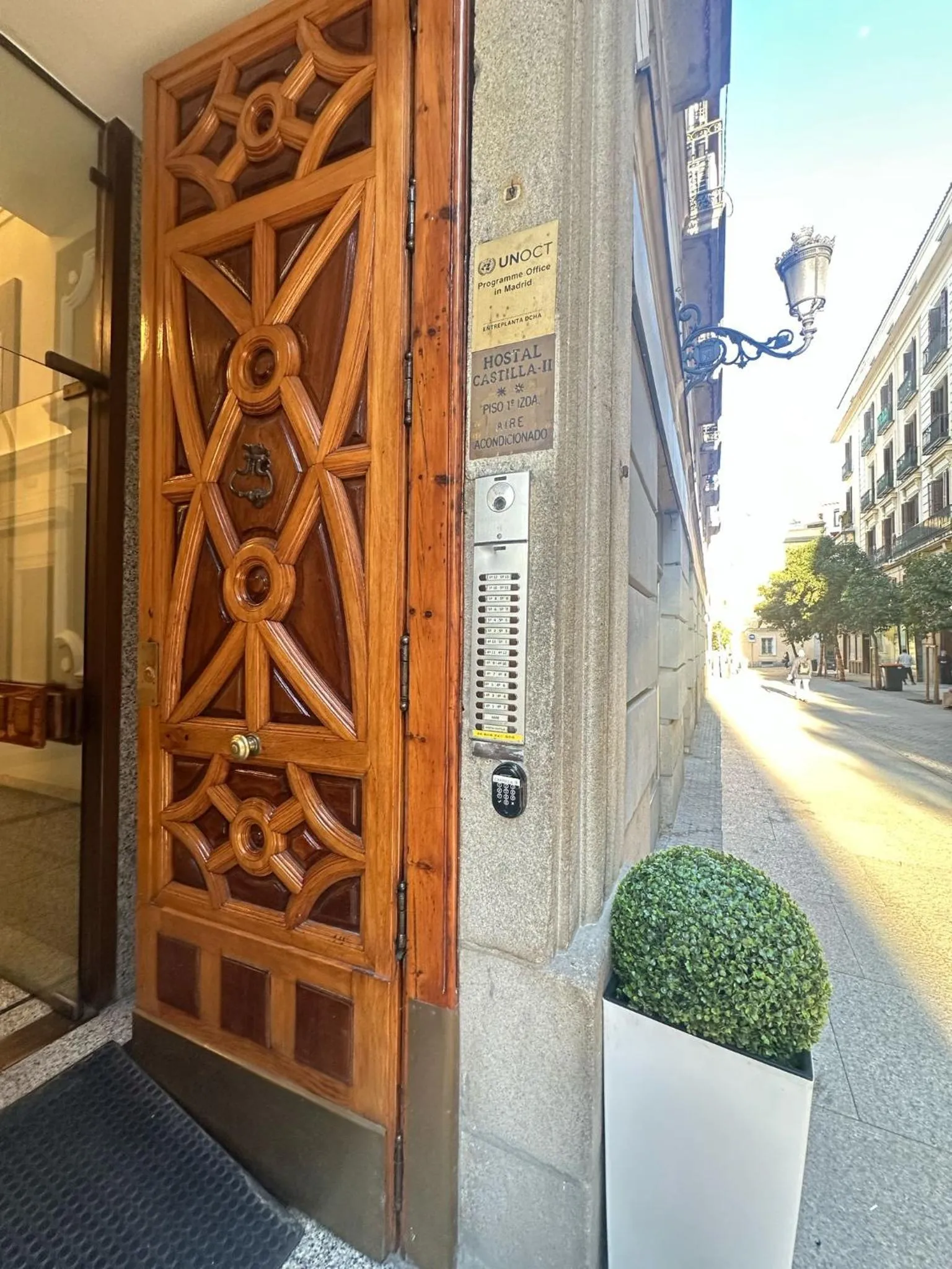 Property building in Hostal Castilla II Puerta del Sol