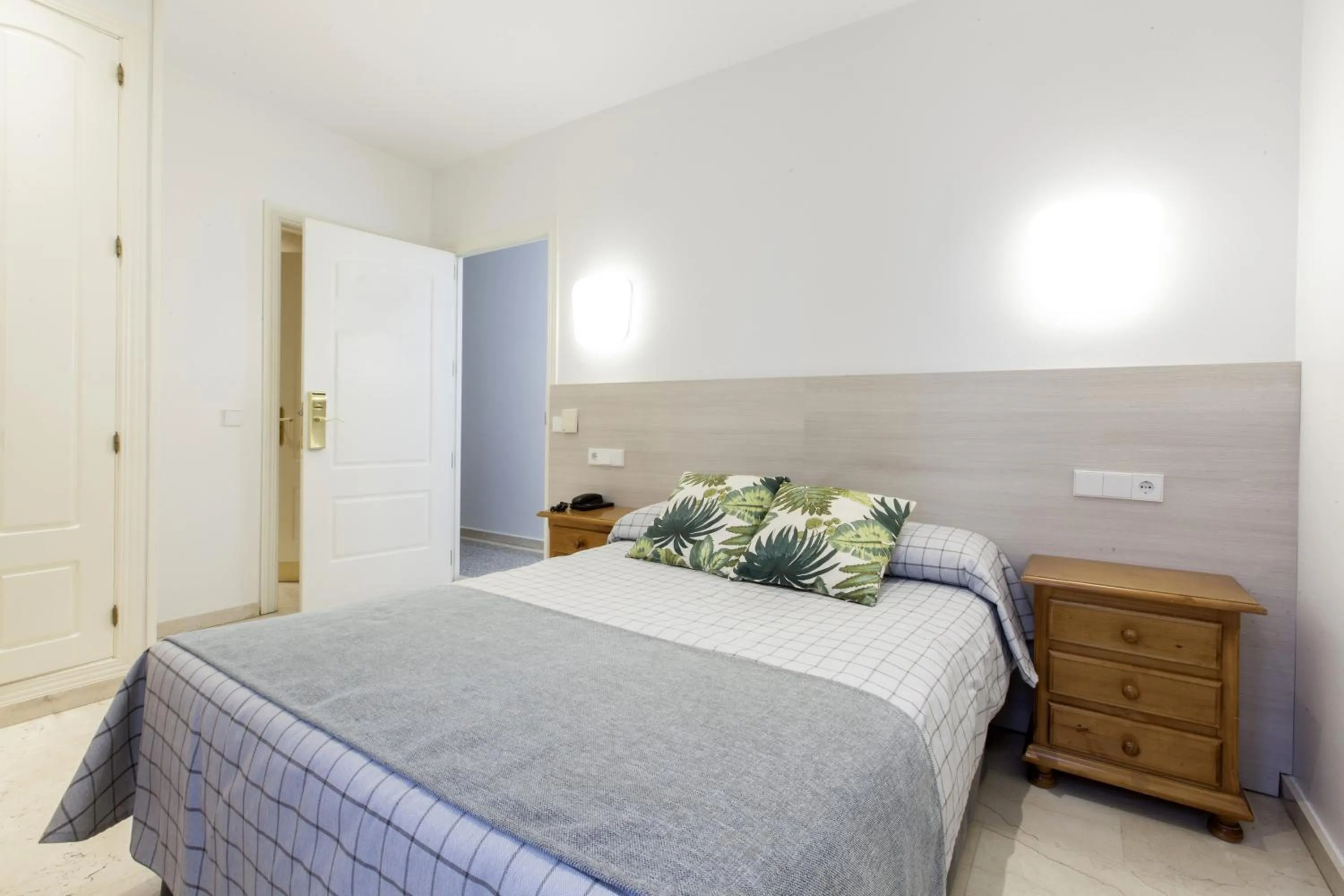 Photo of the whole room, Bed in Hostal Castilla II Puerta del Sol