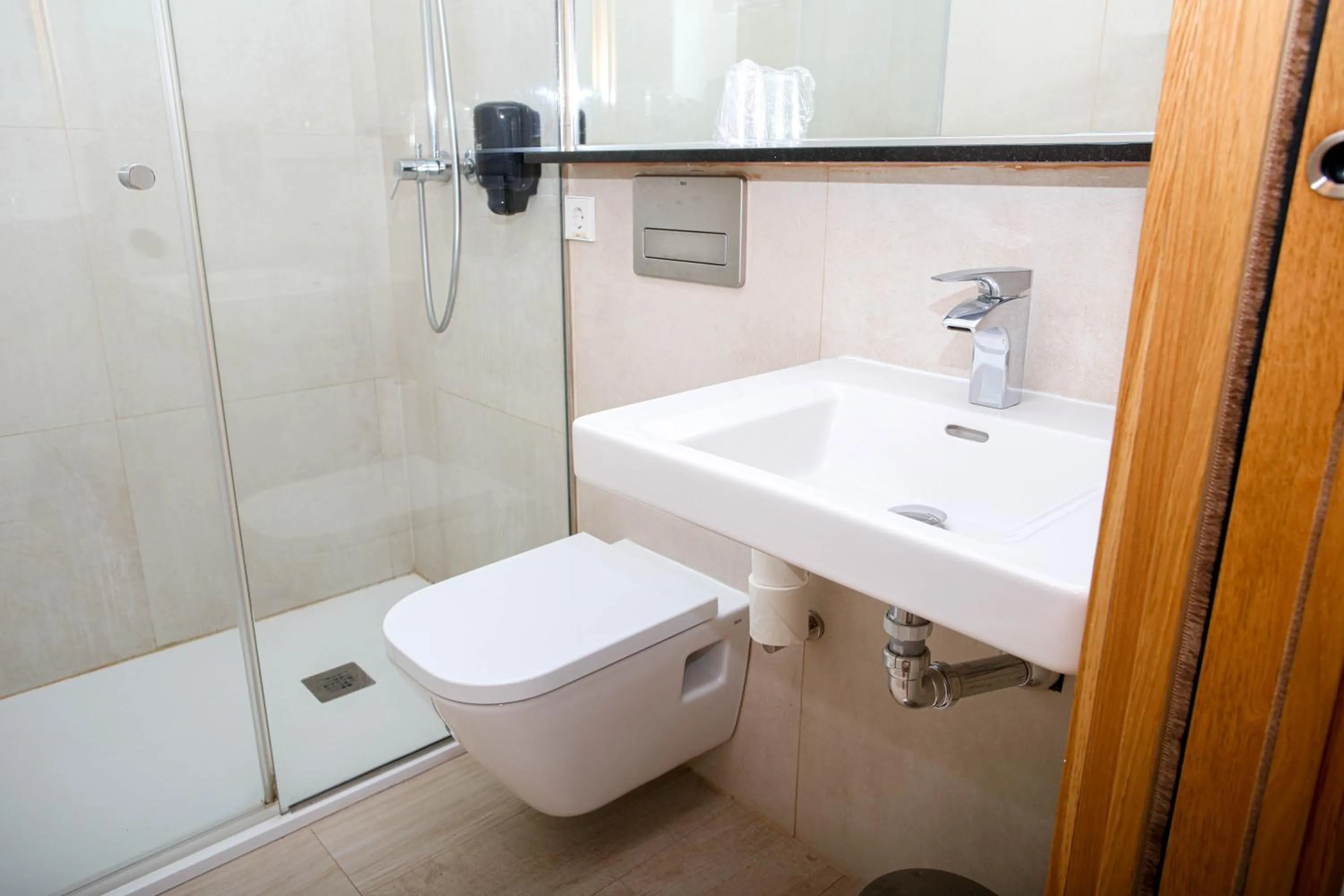 Bathroom in Hostal Castilla II Puerta del Sol