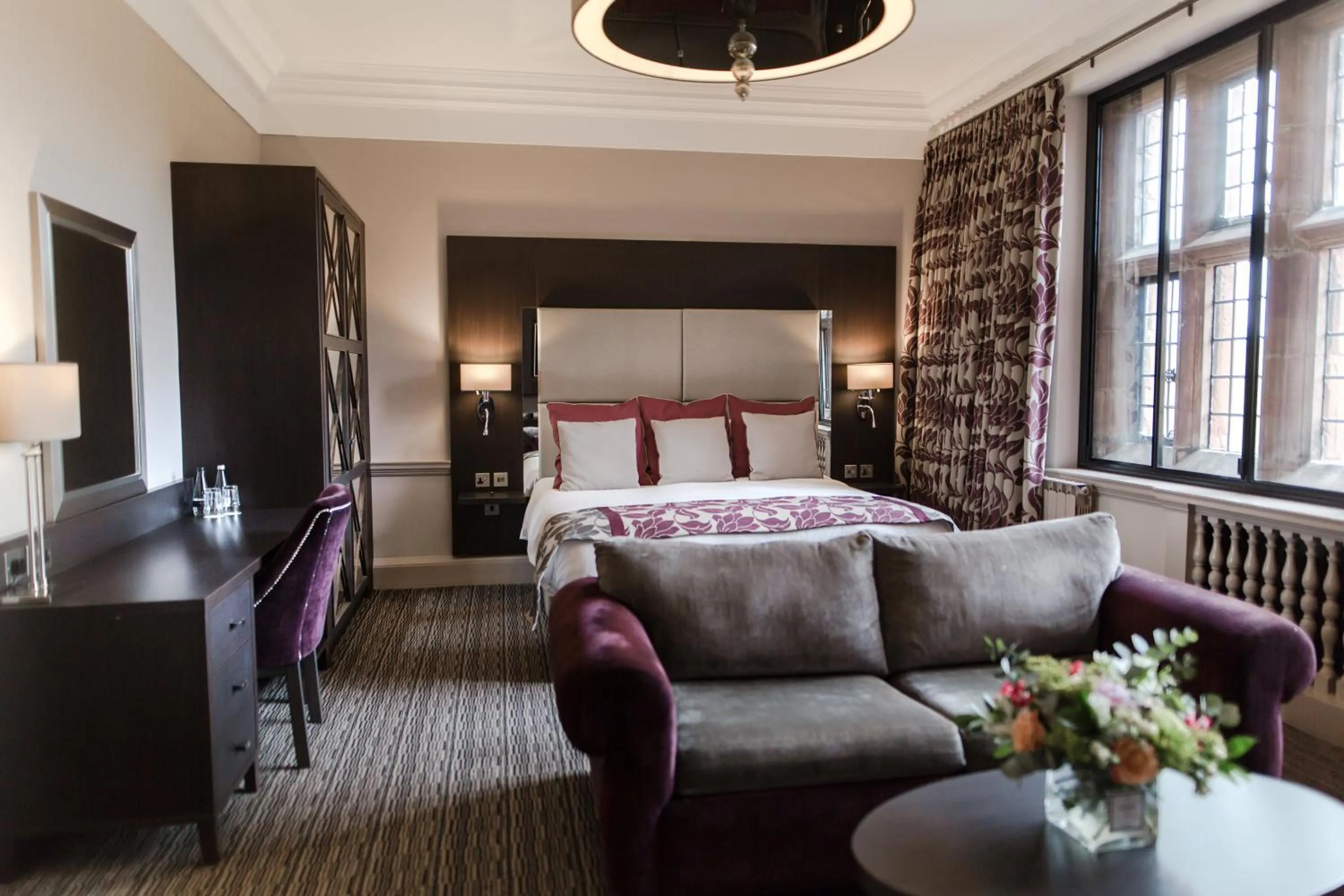 Bedroom, Bed in Abbey House Hotel