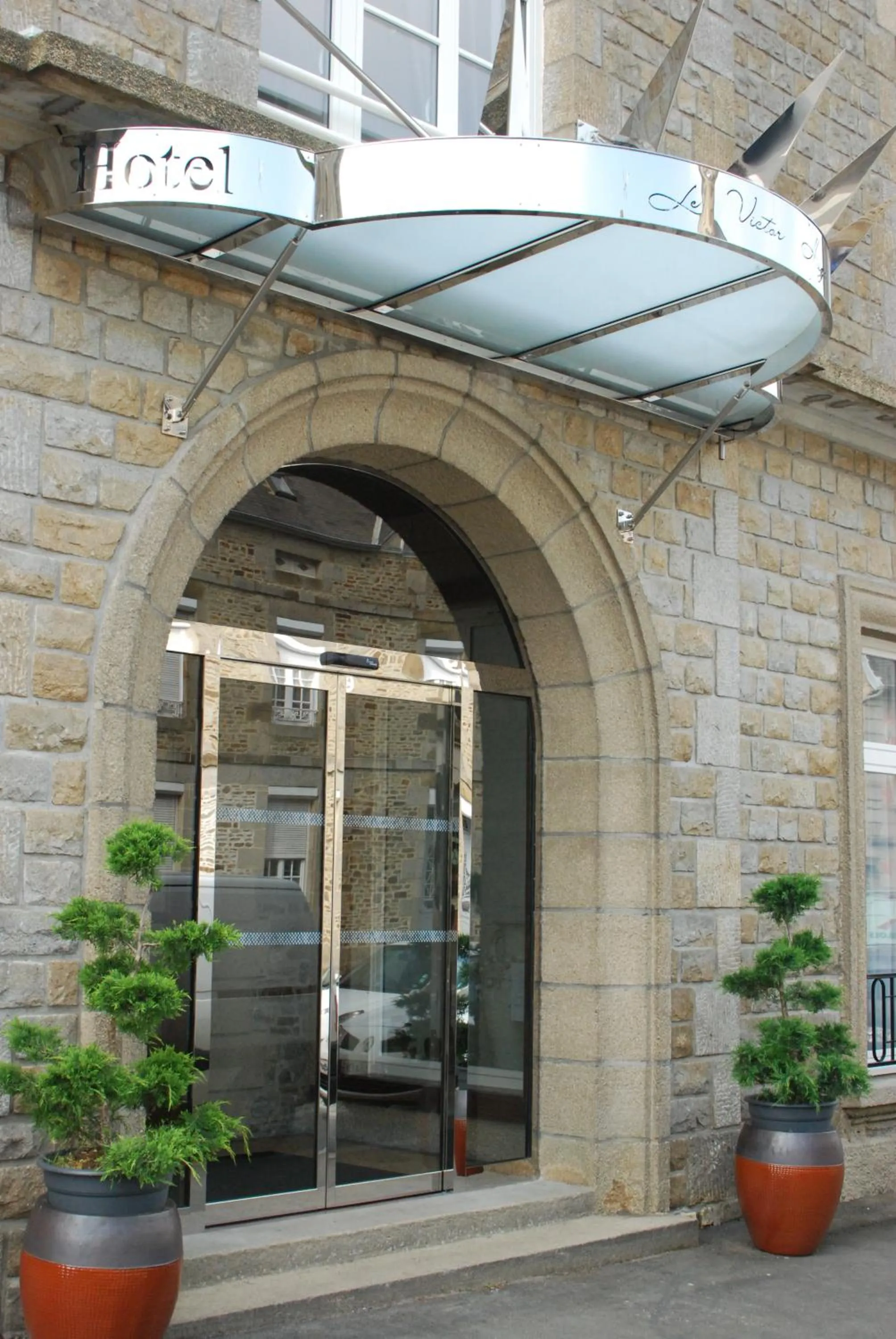 Facade/entrance in Hôtel Victor Hugo